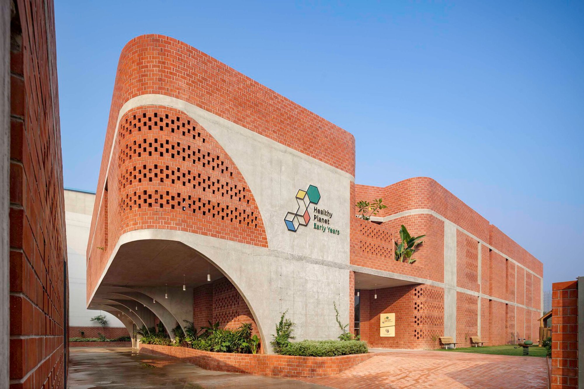 Healthy Planet School by Vir.Mueller Architects: A Bioclimatic Cocoon for Early Childhood Learning in Noida
