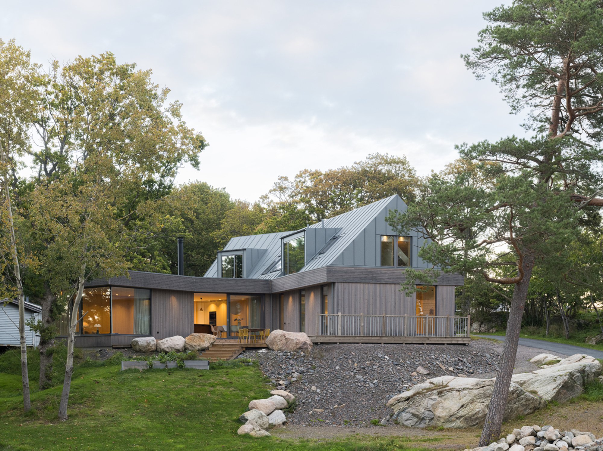 Villa Lesslie by Studio Ålund: Harmonious Coastal Living in Särö, Sweden