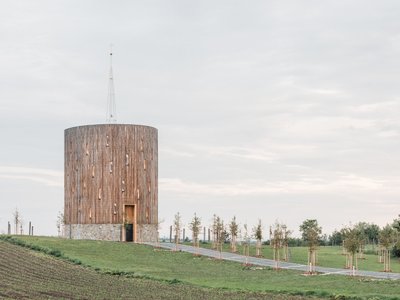 Our Lady of Sorrows Chapel by RCNKSK – A Contemporary Sanctuary Rooted in Landscape, Faith, and Craft