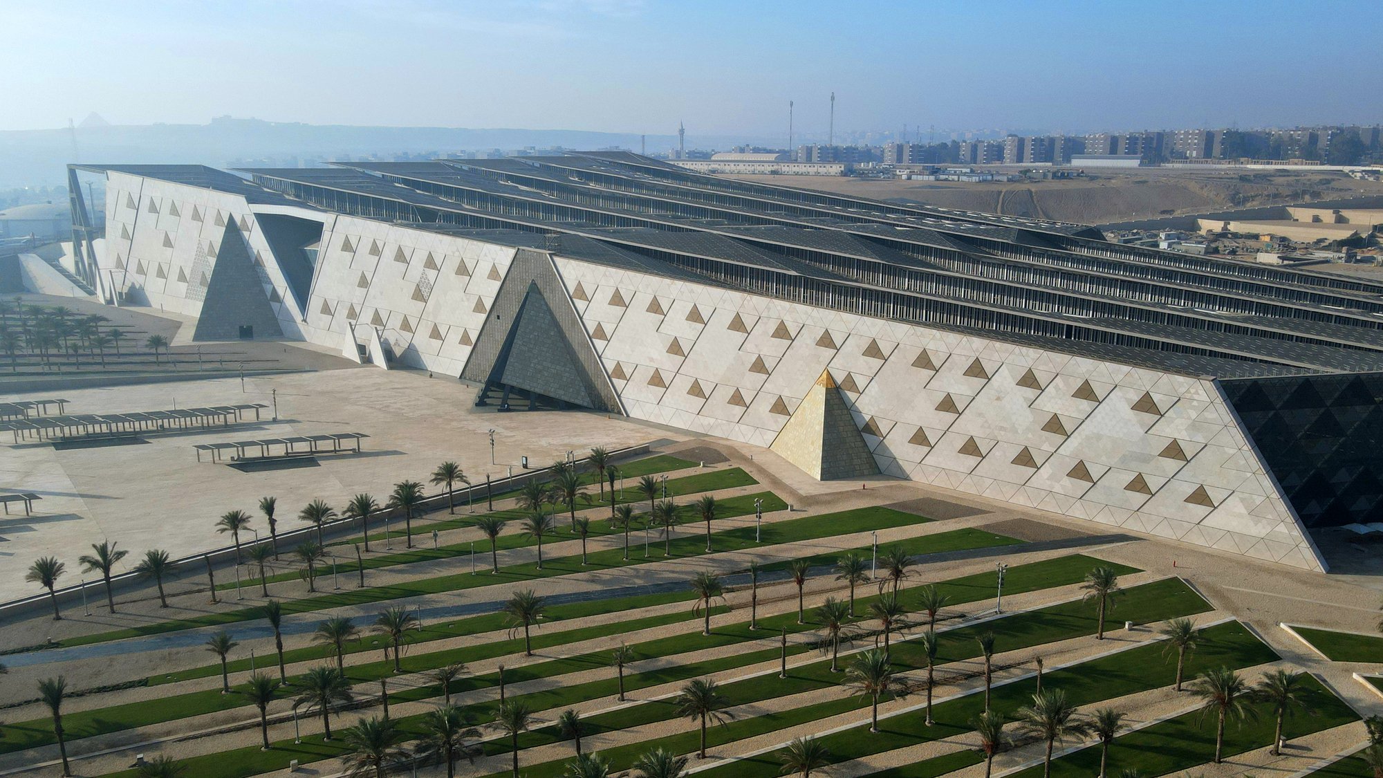 The Grand Egyptian Museum by Heneghan Peng Architects: A Monumental Dialogue Between Ancient Civilization and Contemporary Architecture