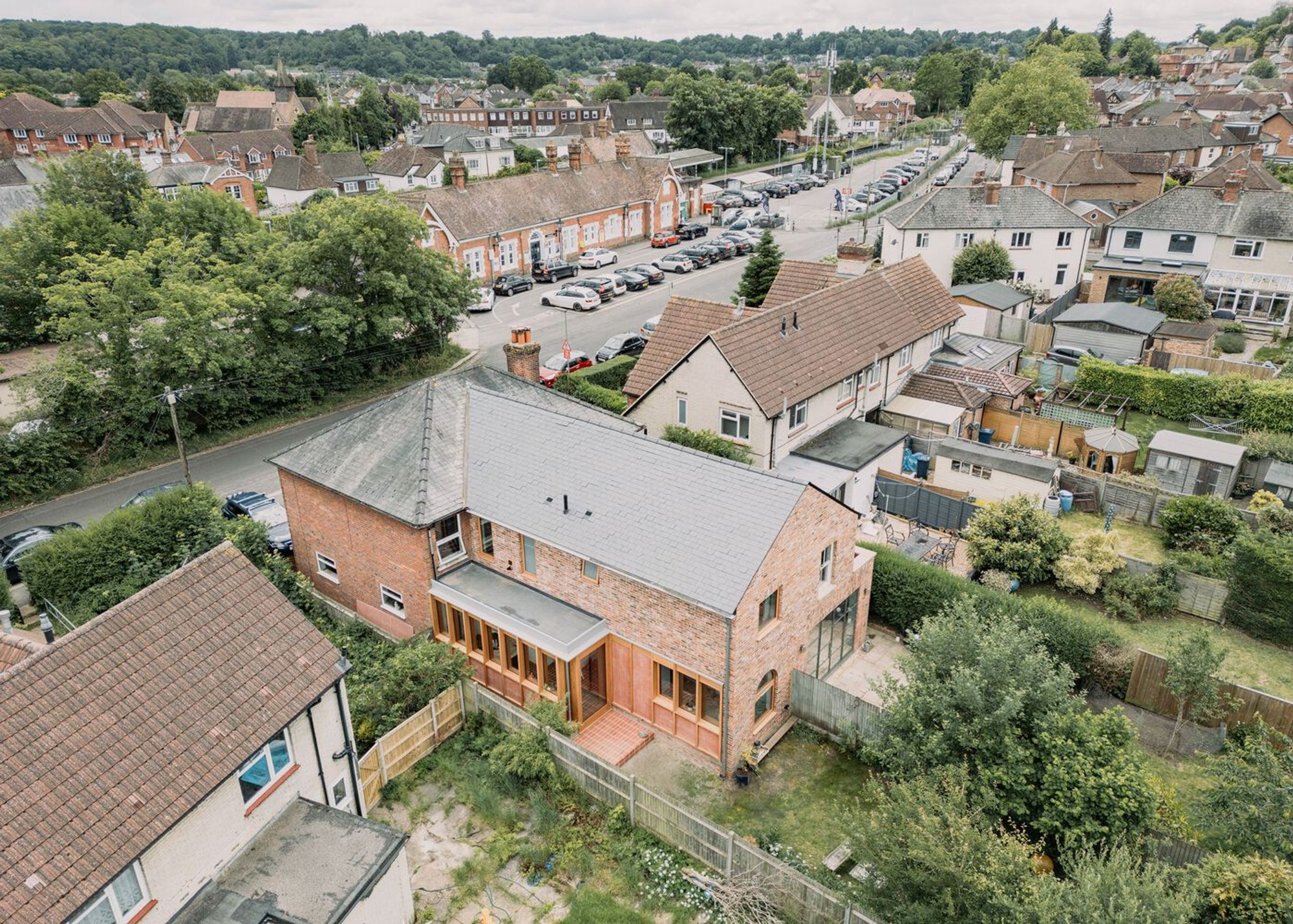 “Station Road Extensions by Delve Architects: Sustainable Semi-Detached Home Transformations in Godalming”