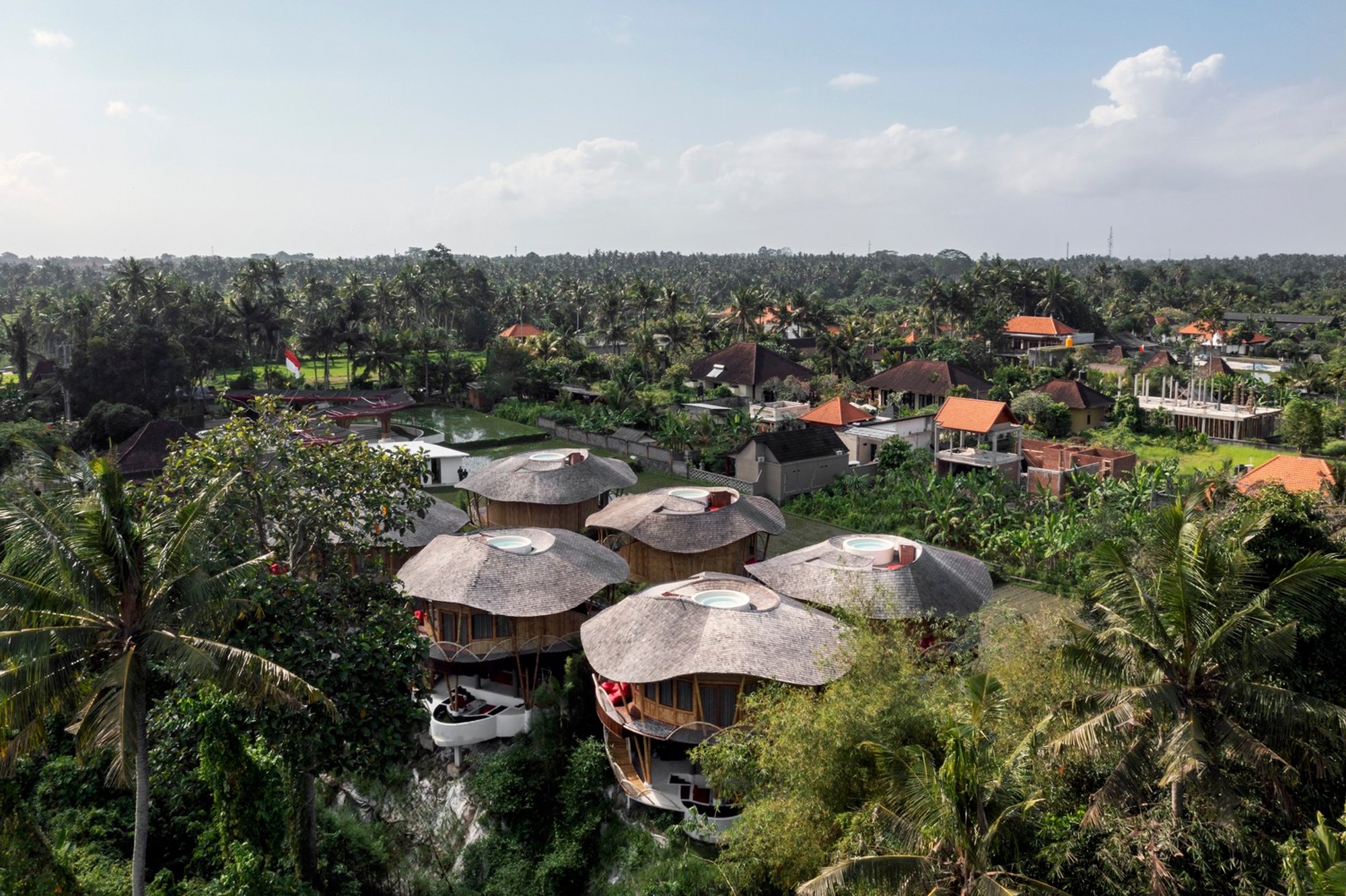 The Lovers: Clan Living: A Sustainable and Intimate Honeymoon Villa in Bali