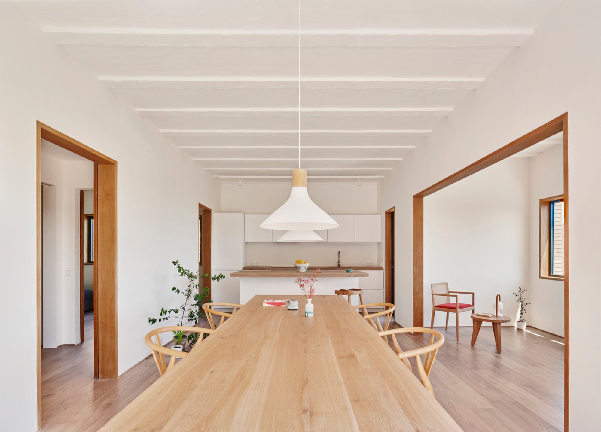 Sitges House Renovation by Roman Izquierdo Bouldstridge: A Coastal Home Reimagined Through Shakkei and Mediterranean Light