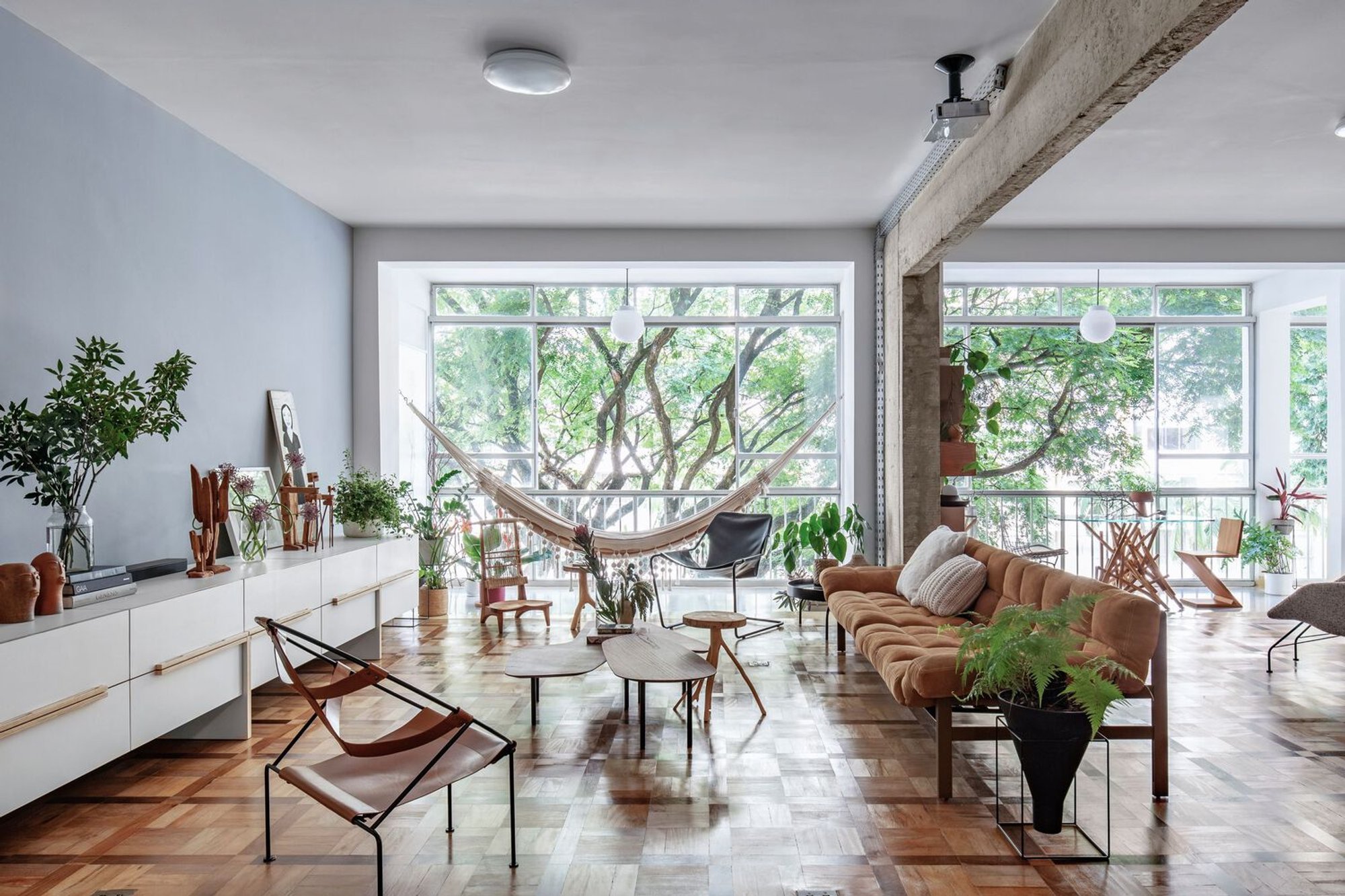 Korngold Apartment by Ana Sawaia Arquitetura: A Sensitive Renovation Honoring Modernist Heritage in São Paulo