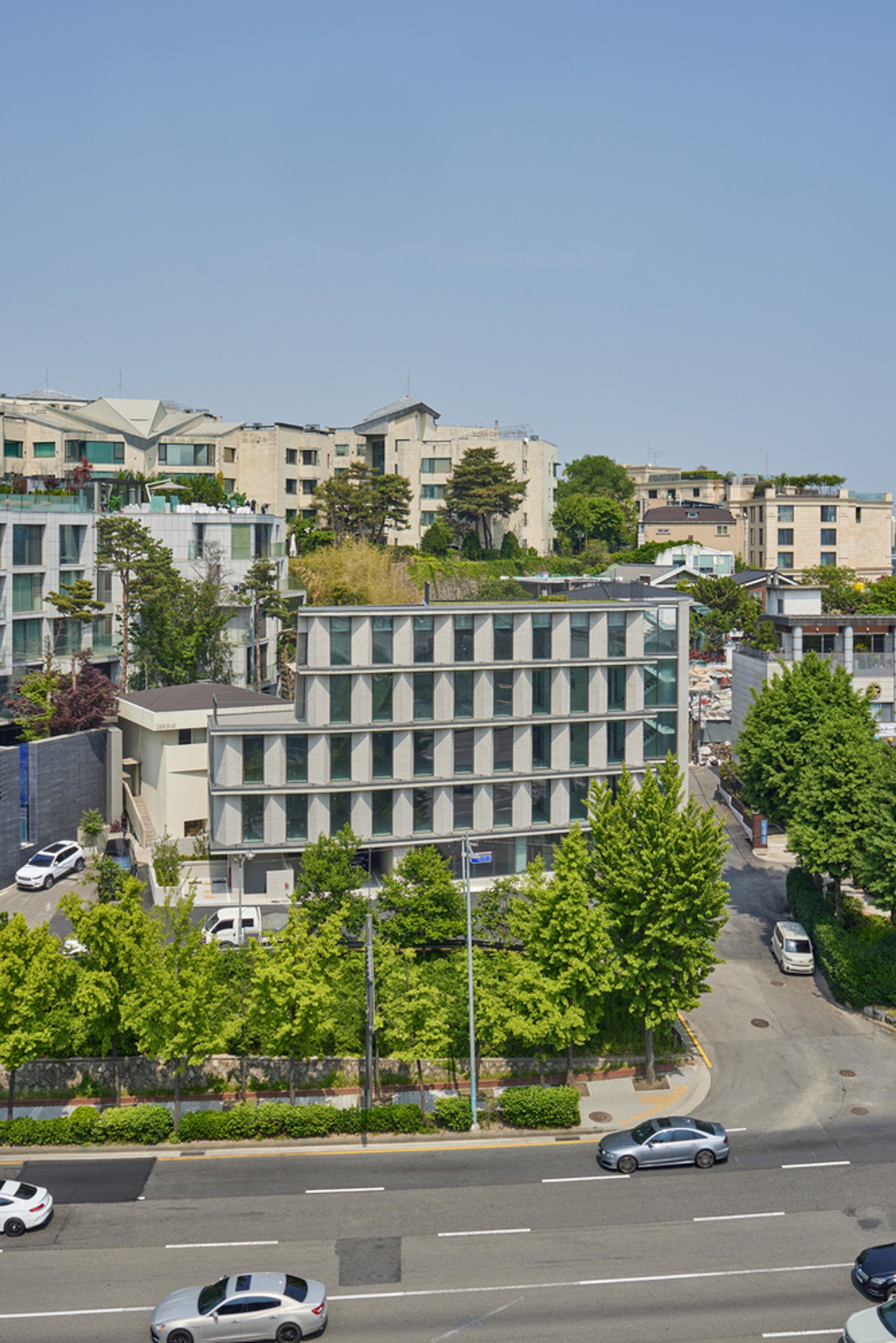 Hannam 381 Mixed-Use by YKH Associates: A Sculptural Urban Landmark Overlooking the Han River