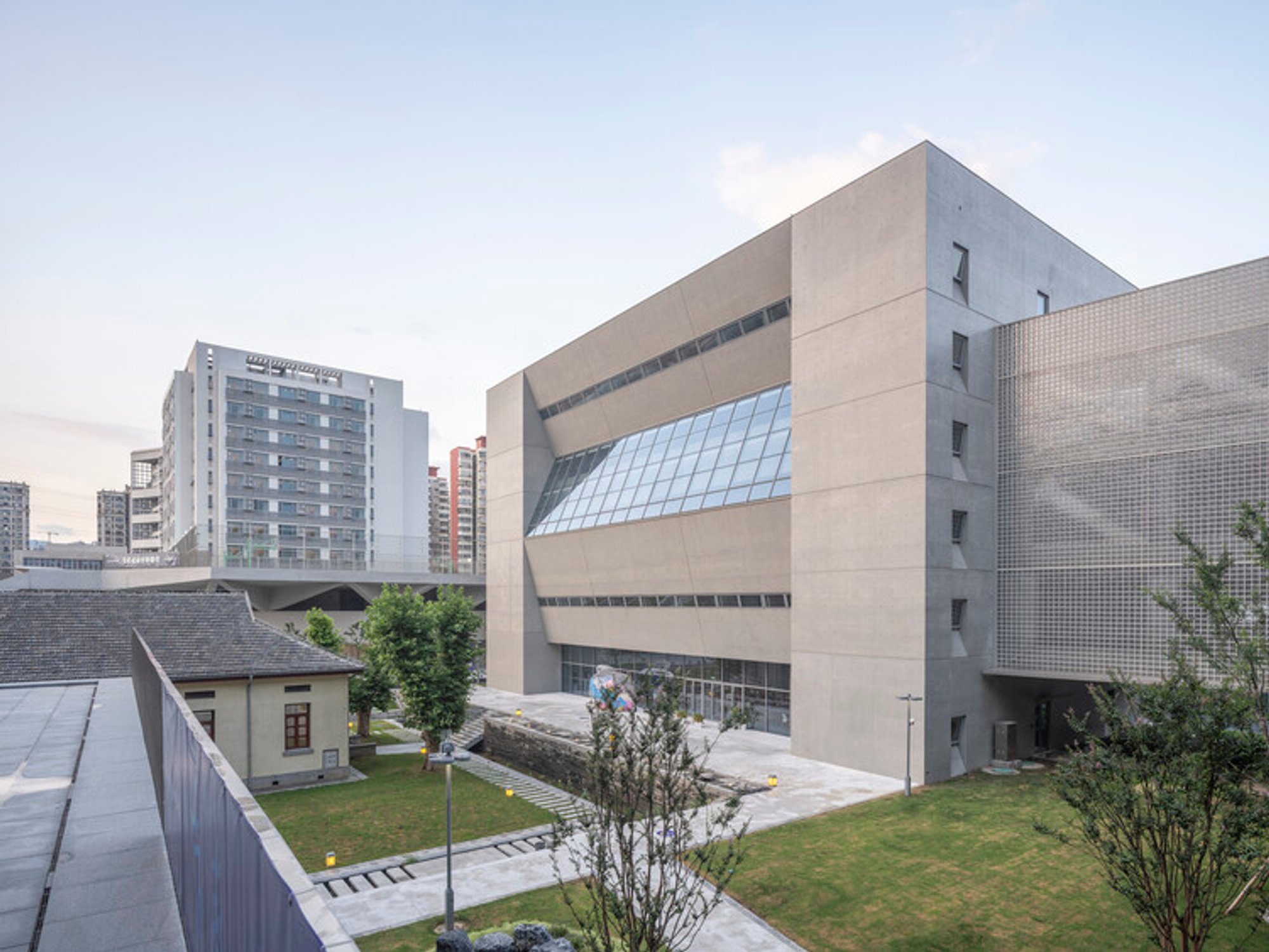 Library of the High School Affiliated to Nanjing Normal University, Xiaozhuang Campus By Atelier FCJZ | Innovative Vertical Learning Spaces in Nanjing, China