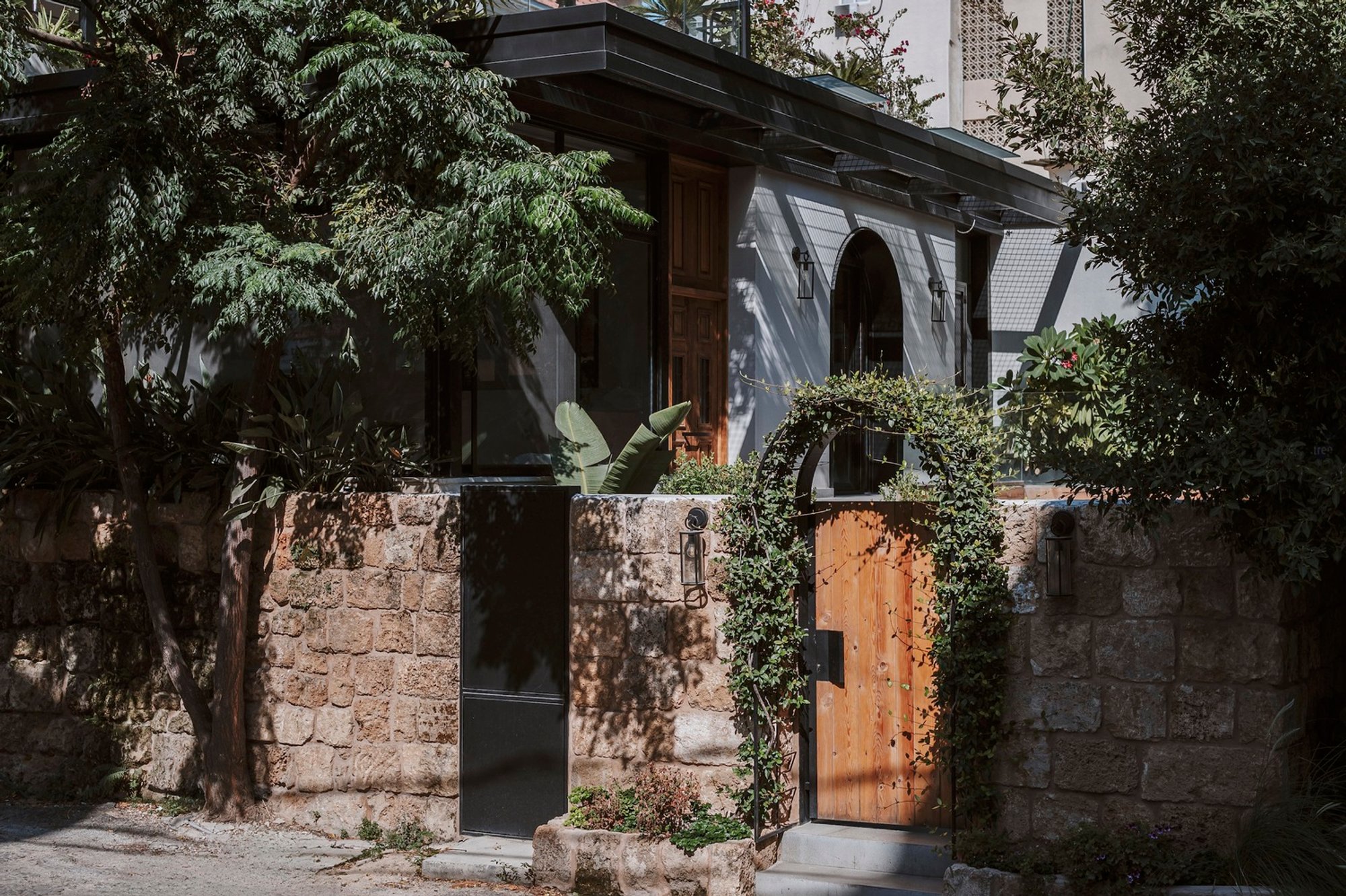 Tarabay Loft Renovation by MAD Architecture & Design: A Mediterranean-Inspired Contemporary Loft in Batroun