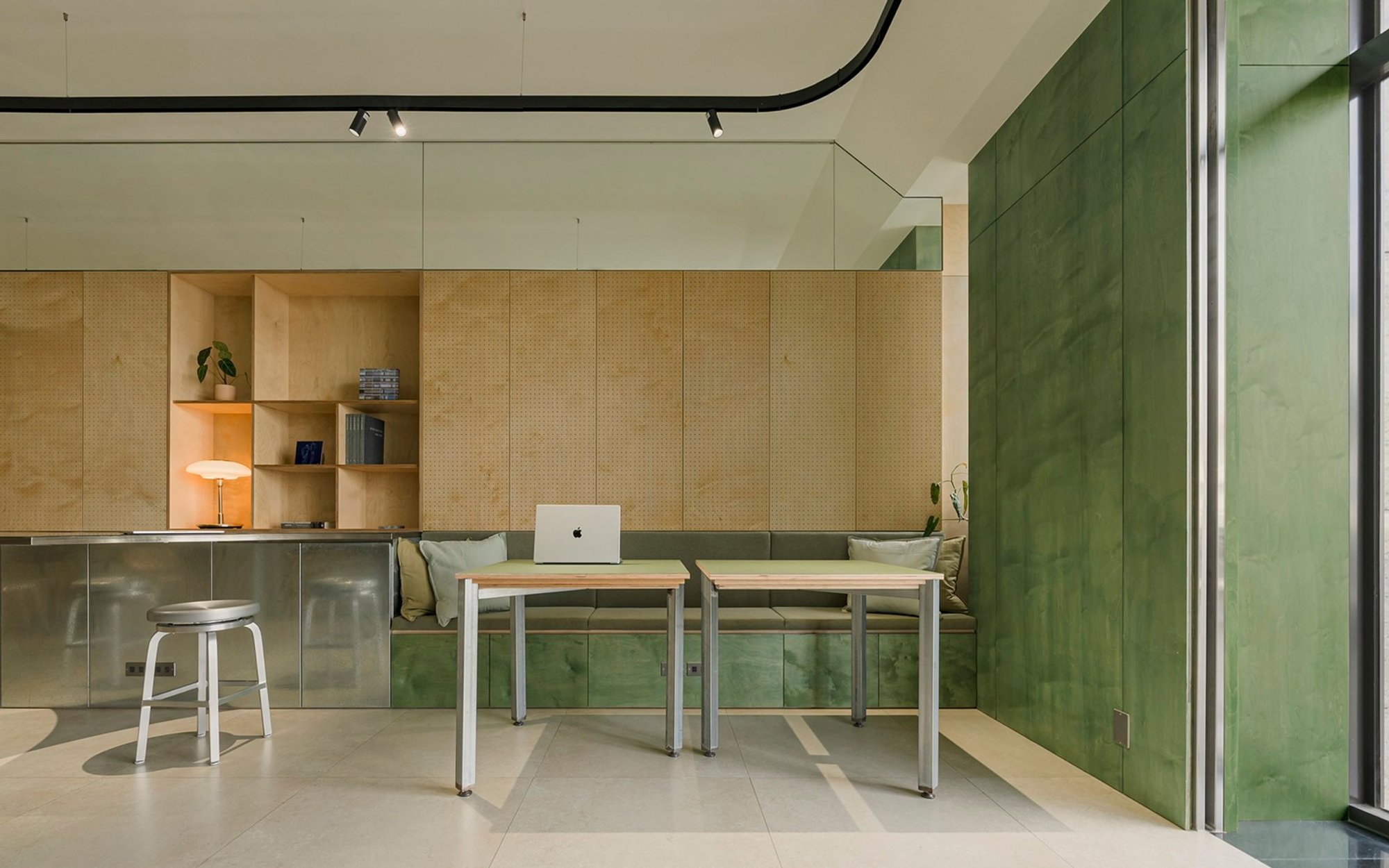 HOI Construction’s Office by InOrder Studio – Industrial, Modular, and Personalized Workspace in Taichung