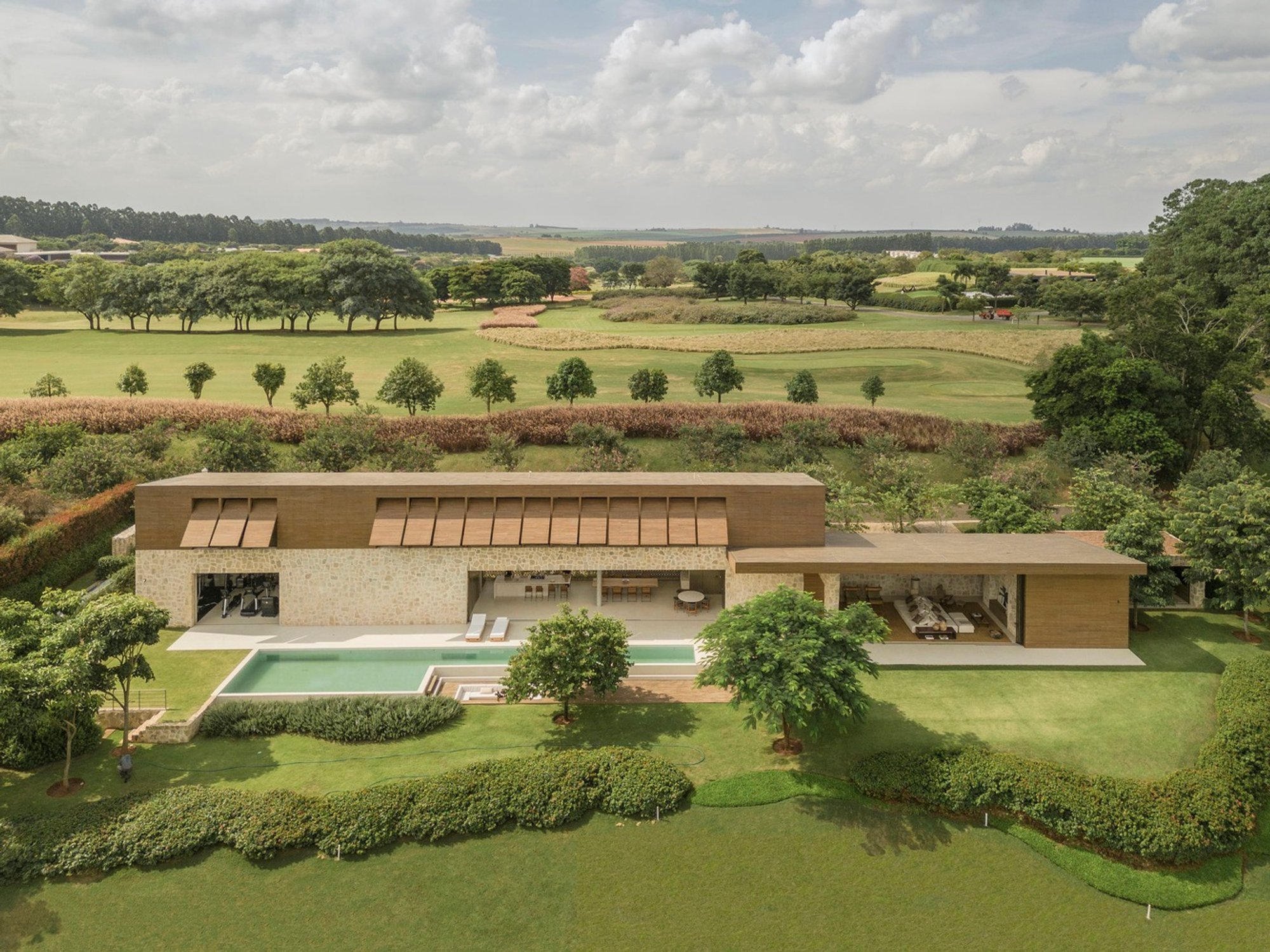 Boa Vista House by Studio Arthur Casas: A Contemporary Brazilian Retreat Framing Landscape Through Architecture