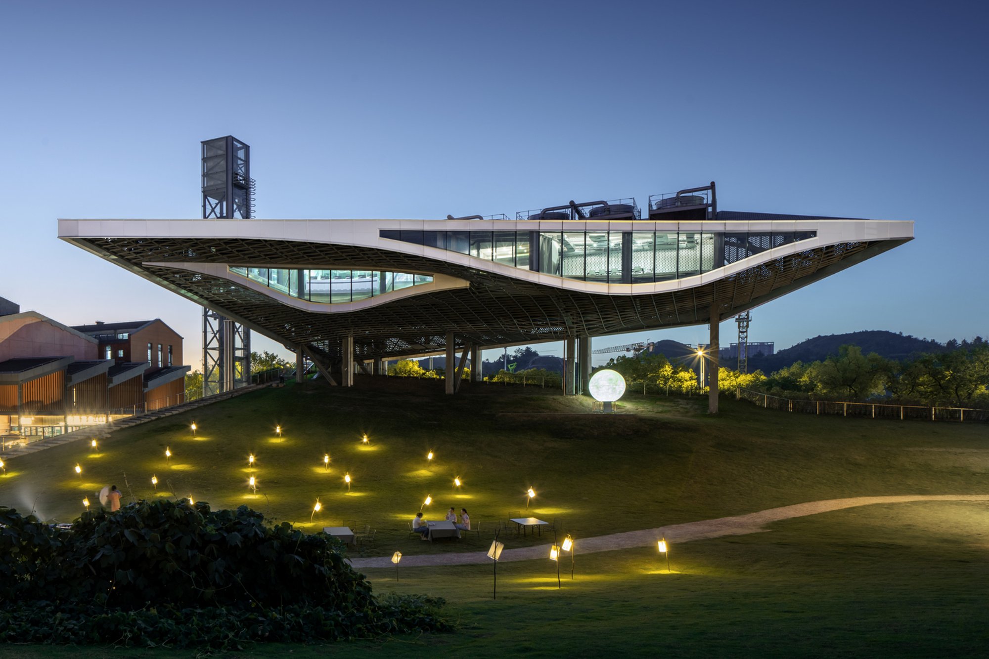 Jingdezhen Taoxichuan Cloud Engine Energy Center by XING DESIGN: Where Infrastructure Meets Art
