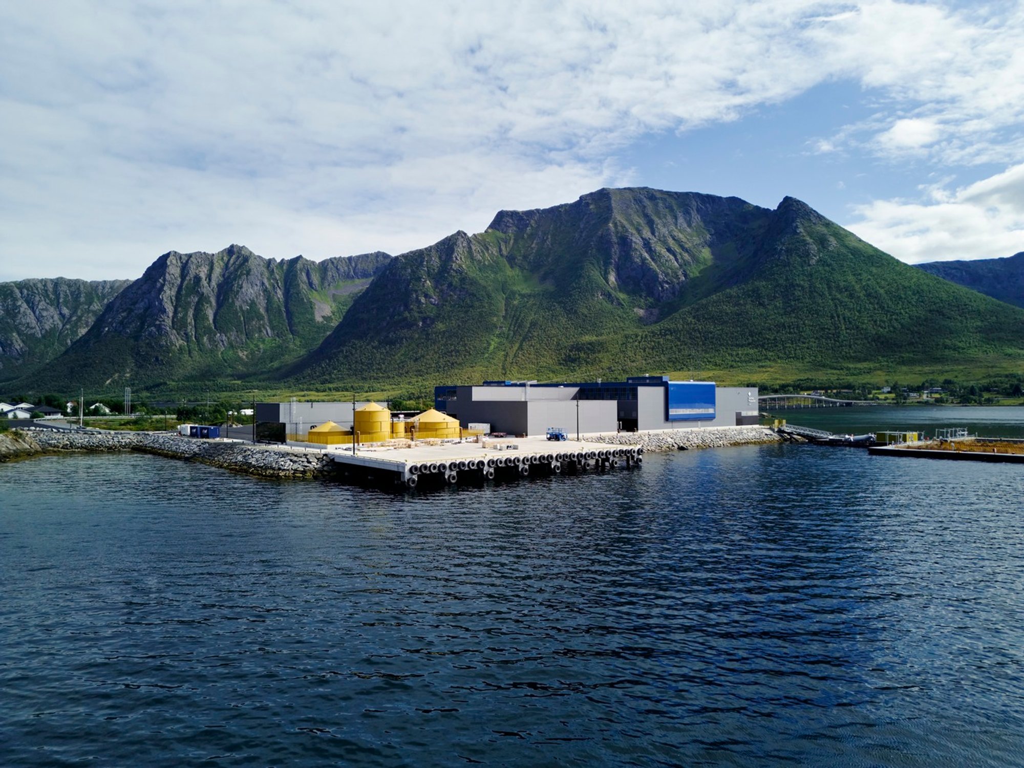 Holmøy Production Facility by Snøhetta: A Transparent and Sustainable Industrial Landmark in Northern Norway