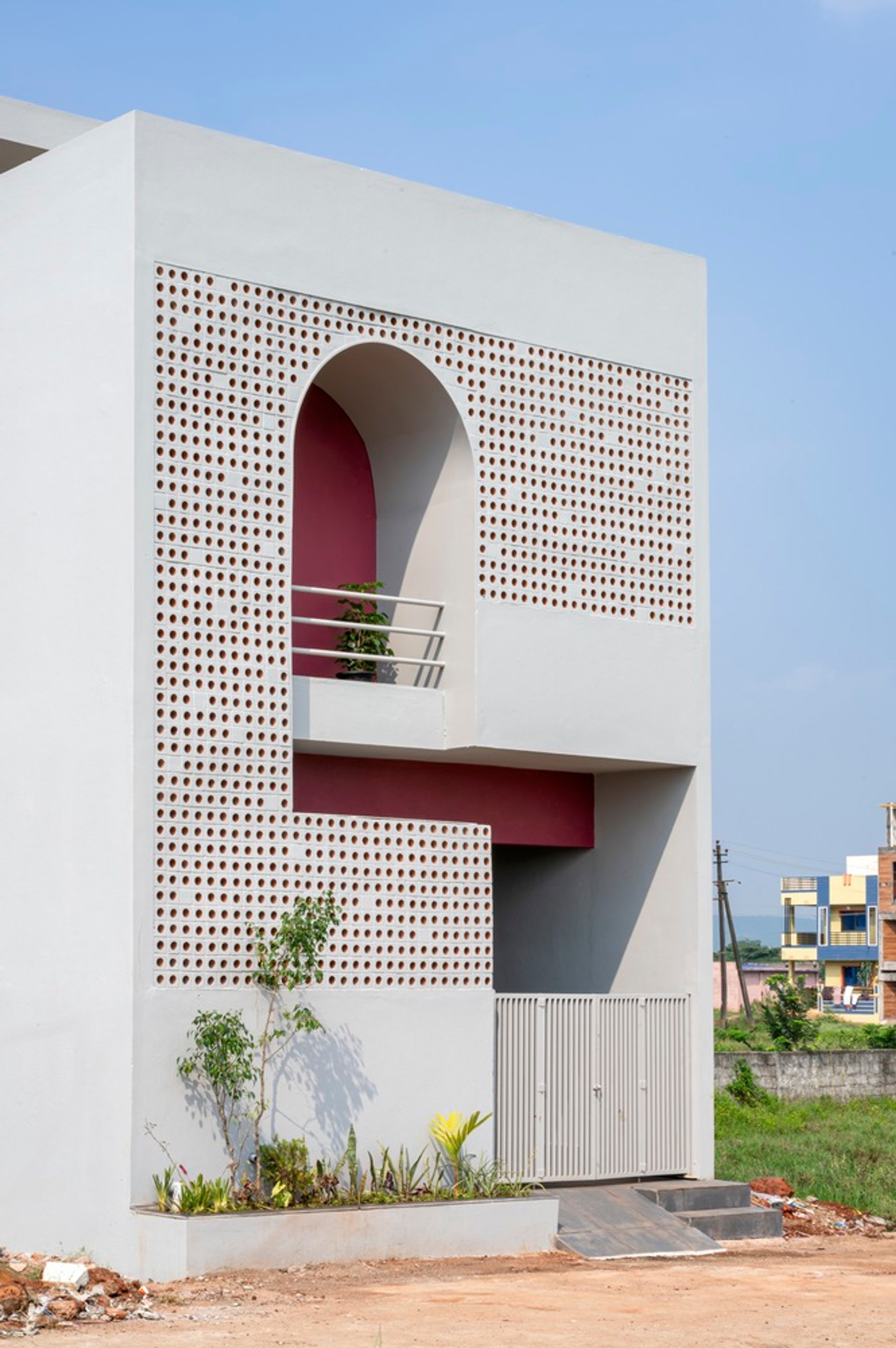 Porous Abode by Rahul Pudale Design: A Light-Filled Urban Home Rooted in Climate-Responsive Architecture
