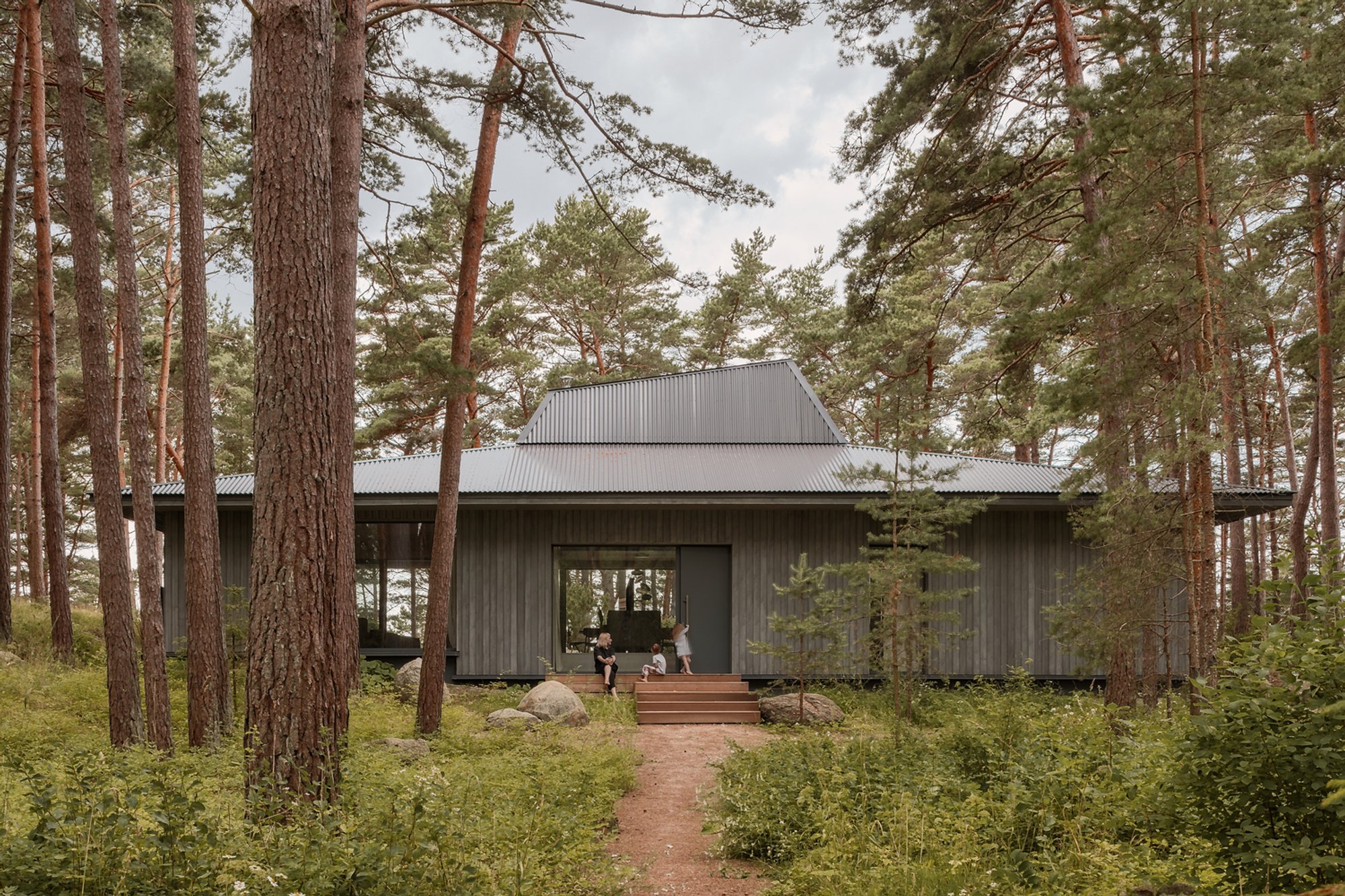 UZV House by OAD: A Seamless Blend of Tradition, Nature, and Modern Design in Latvia
