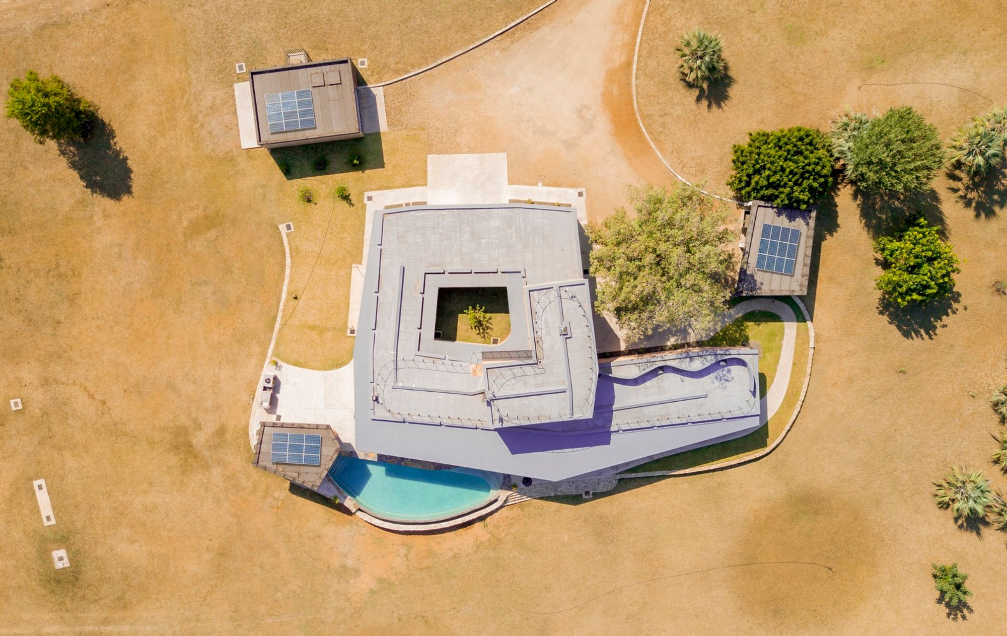 Zambezi River House by Felix Brinkhege: Sustainable Luxury on Zambia’s Iconic Waterways