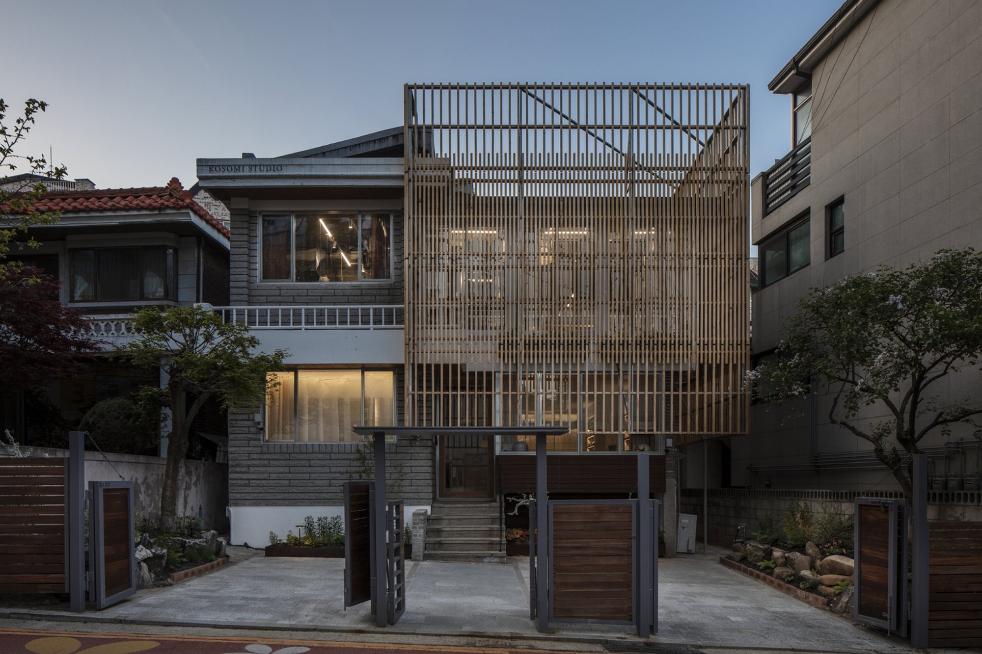 Kosomi Studio by STAY Architects – A Harmonious Blend of Memory, Art, and Modern Functionality