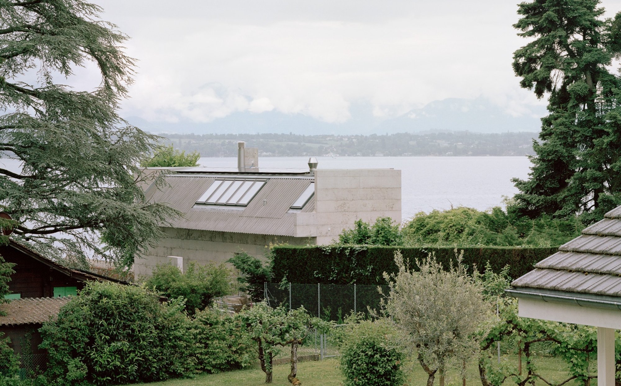 Villa M by Leopold Banchini Architects: A Minimalist Lake Geneva Residence Framing the Alpine Landscape