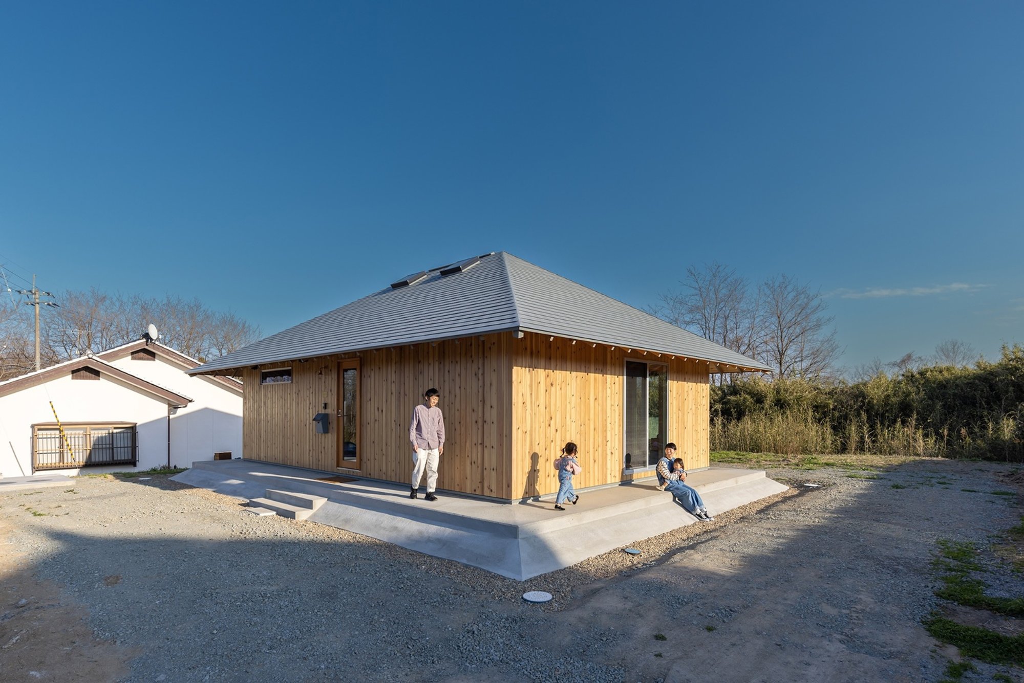 Expanding Lifestyles Through Movement: A Fluid Family Home by Architrip Inc.