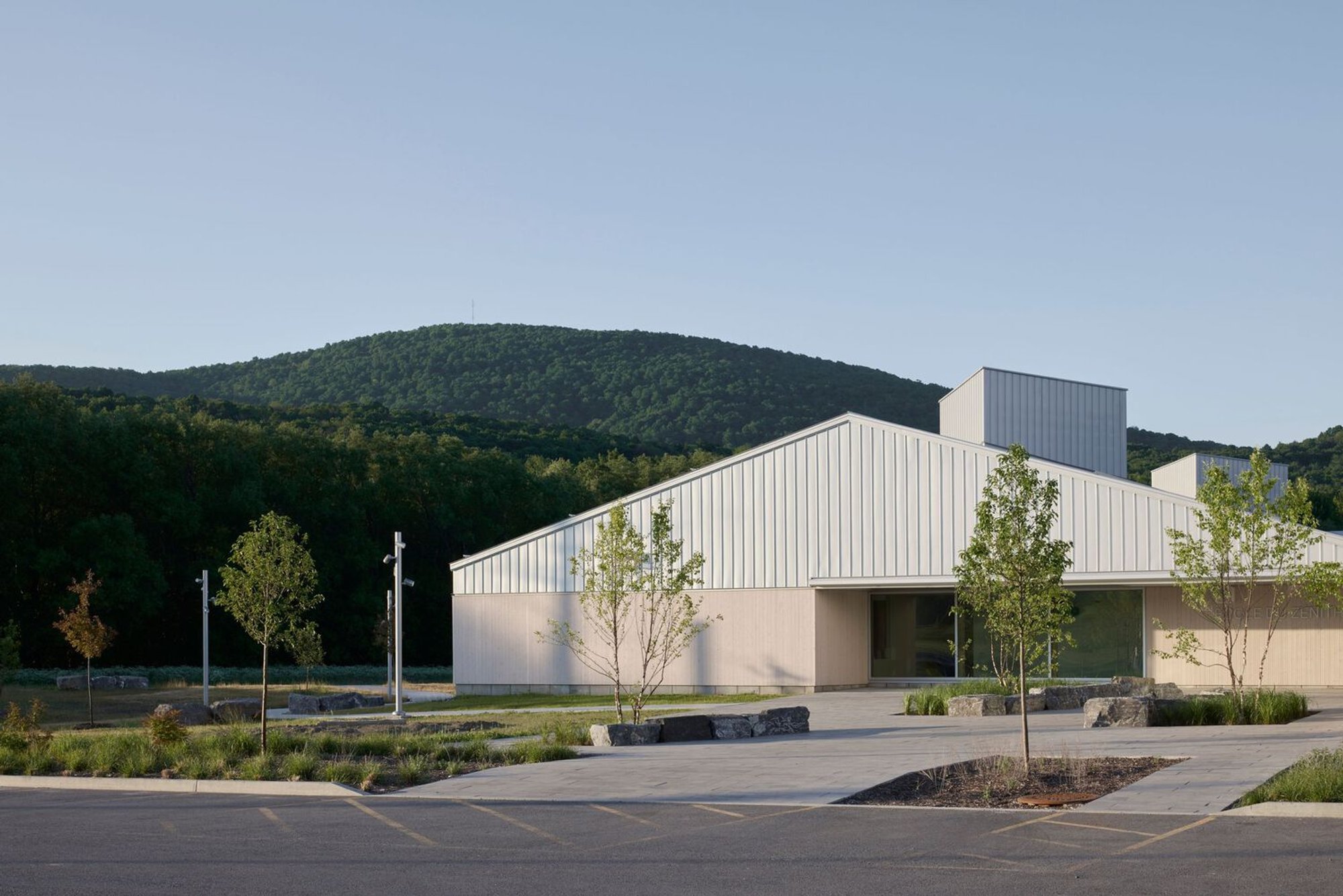 École du Zénith – A Landscape-Driven School Redefining Contemporary Educational Architecture in Quebec