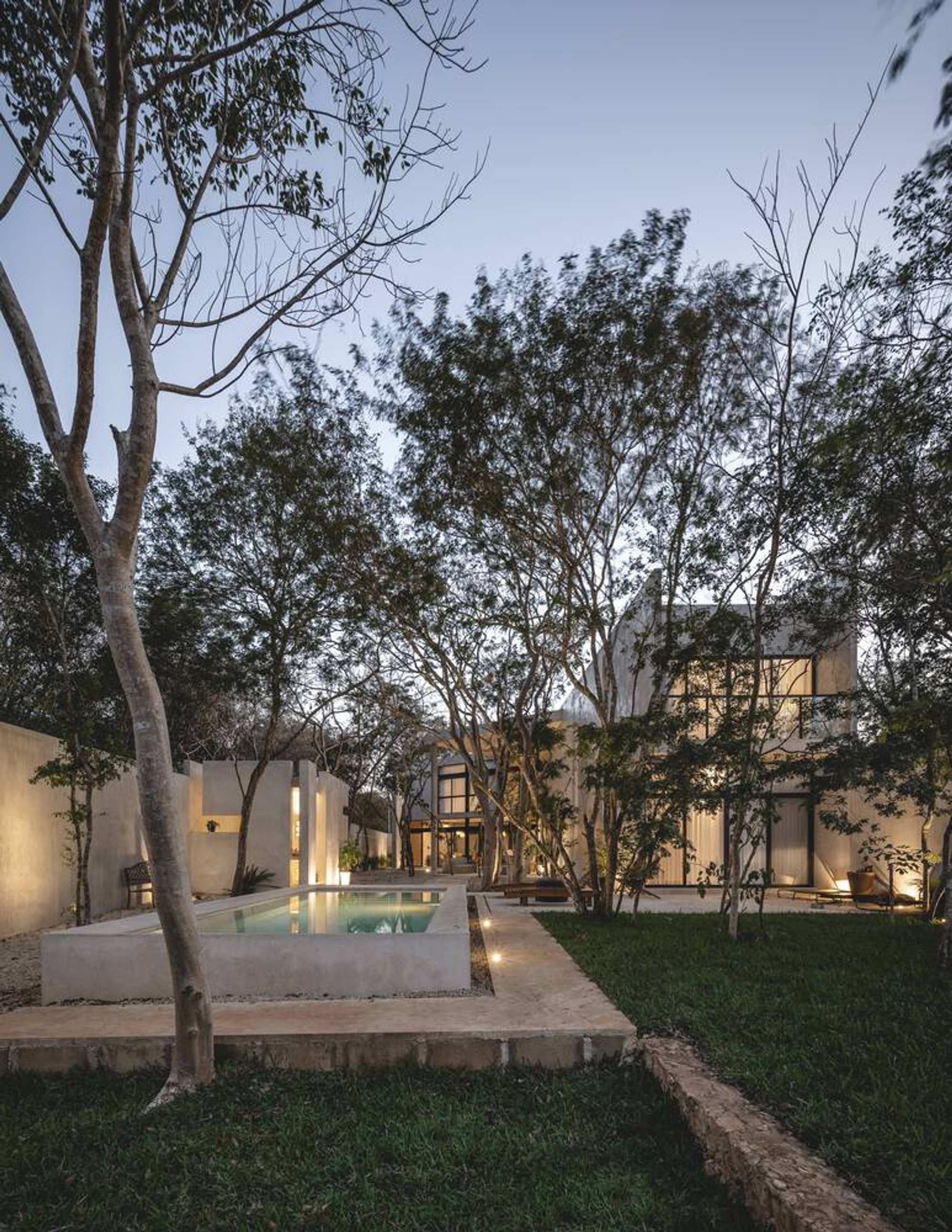 Zen House by Garrido Lizarraga Arquitectos: A Minimalist Sanctuary Rooted in Nature
