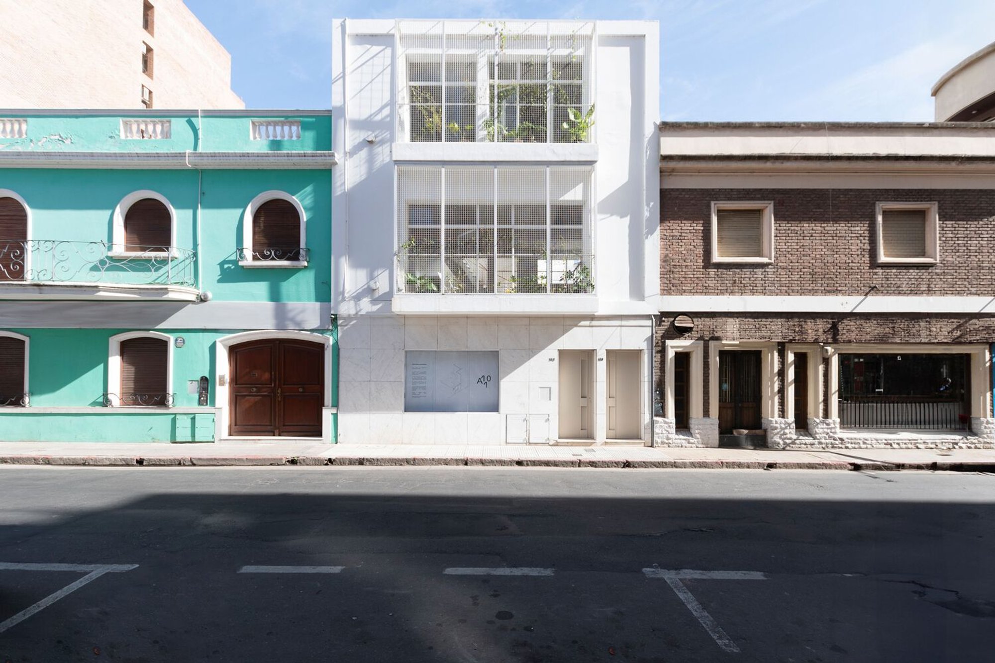 A110 Office by Esteras Perrote: Urban Restoration Meets Contemporary Design in Córdoba, Argentina