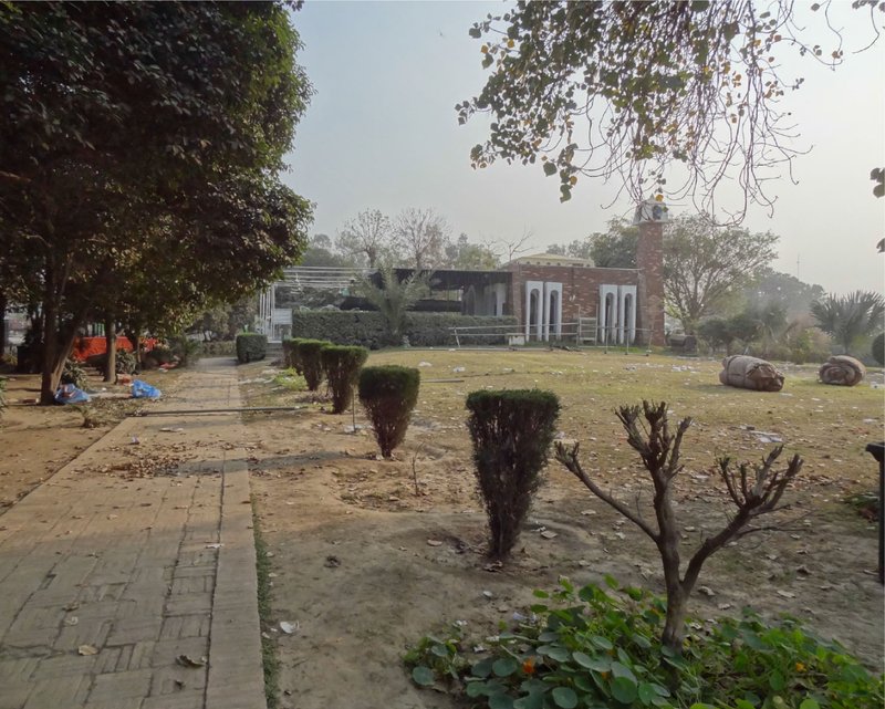 Lalazar Park’s existing landscape and mosque within the broader urban context.