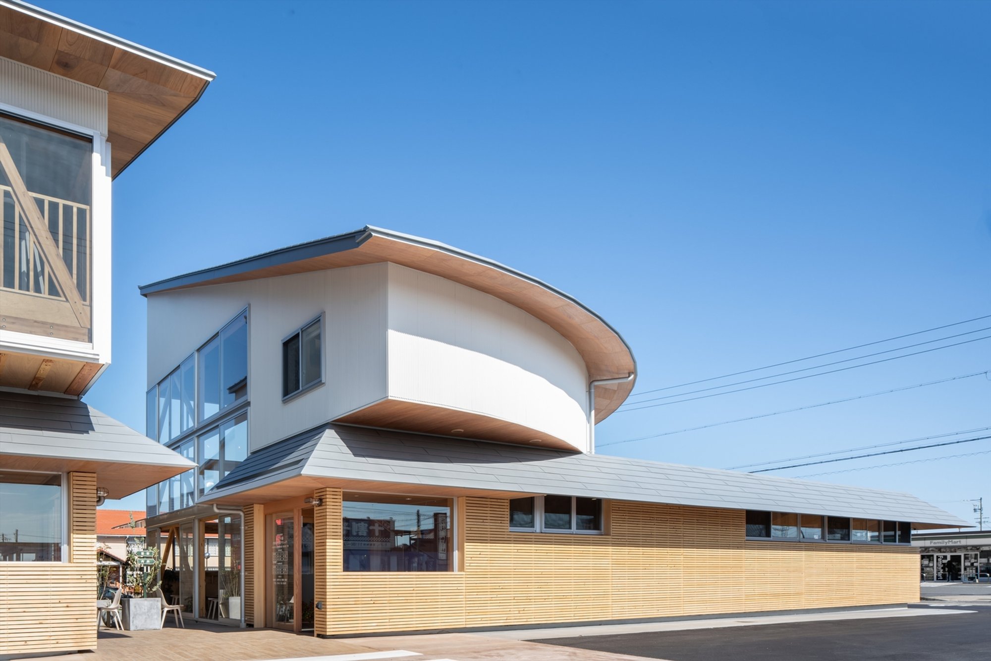 Asahi no Mori Internal Medicine and Gastroenterology Clinic by TSC Architects – A Warm, Wood-Centric Healthcare Environment in Owariasahi