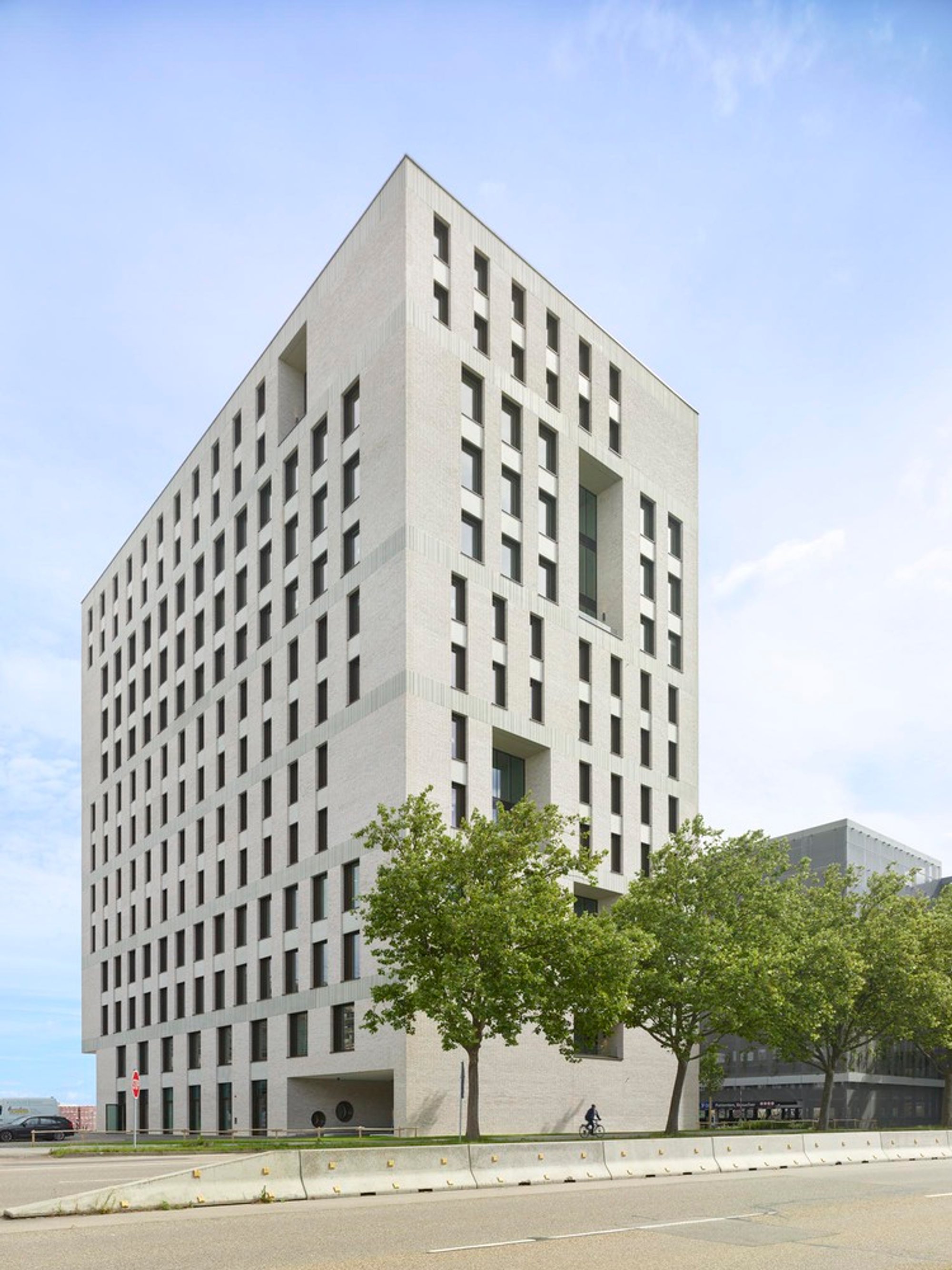 New High-Rise Block Böblingen District Hospital by Baumschlager Eberle Architekten