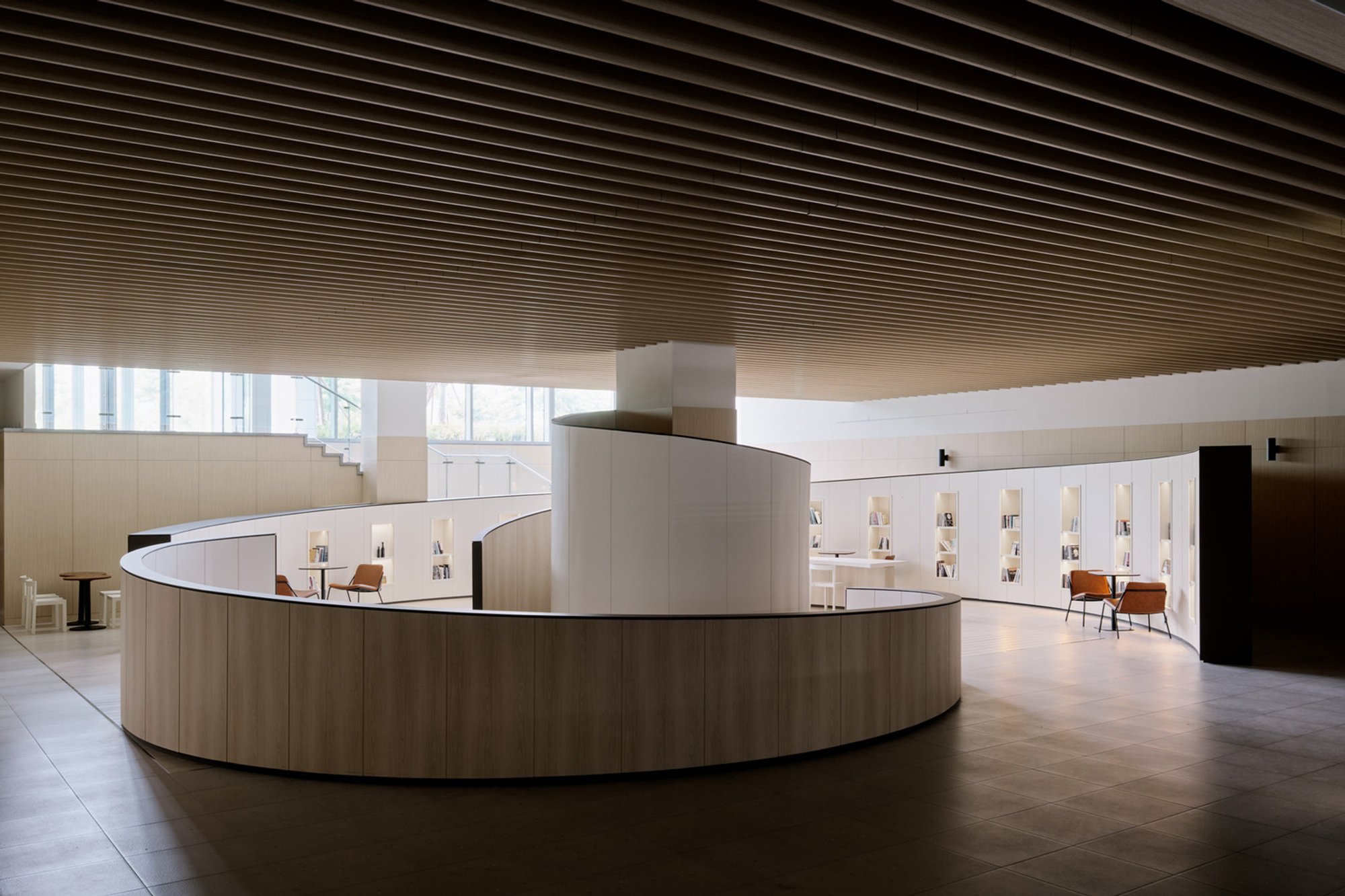 KEPCO Community Lounge by STUDIO I’ll – A Flexible Community-Centered Interior Revitalizing Public Interaction