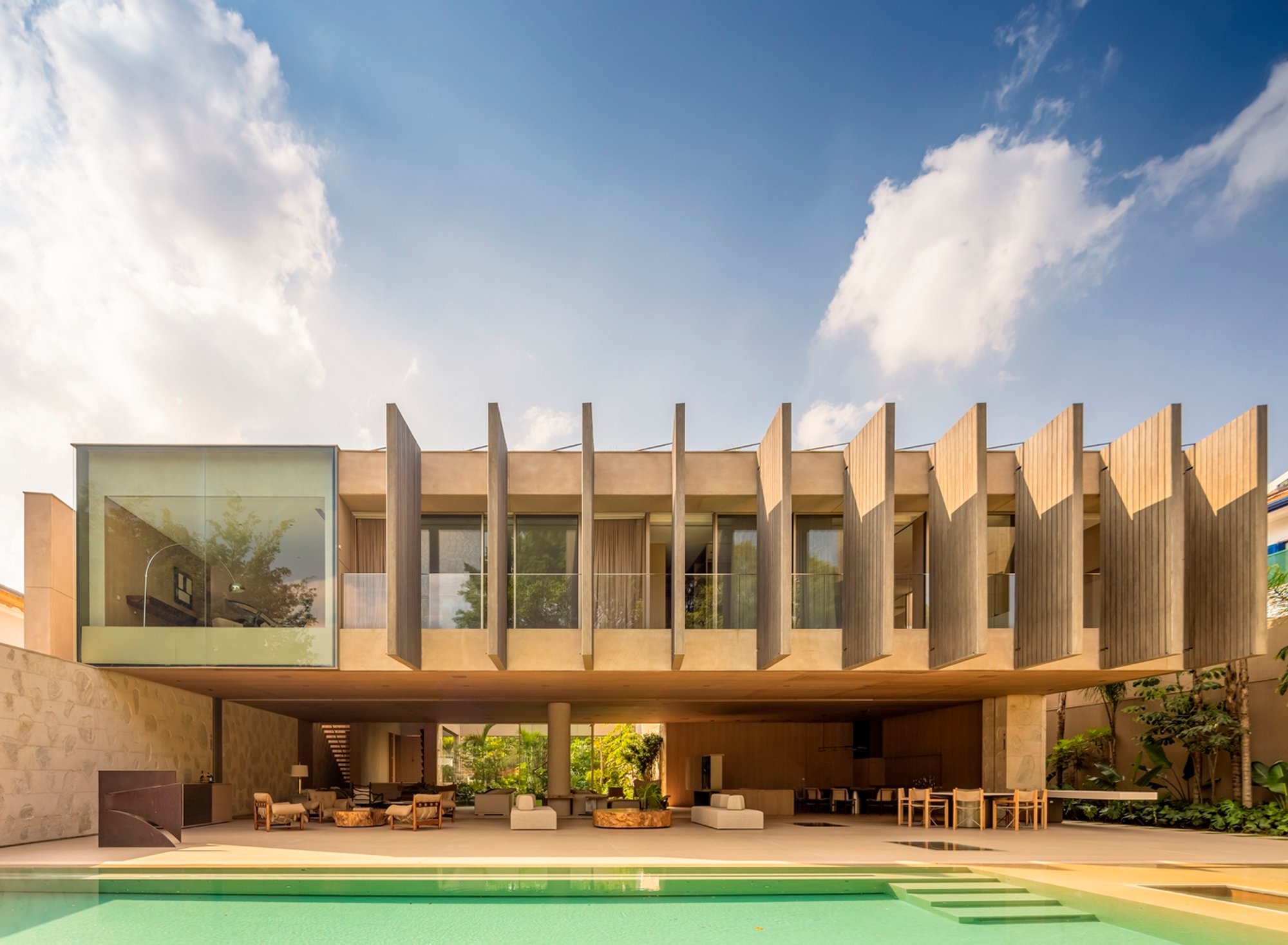 Pacaembu House by Studio Arthur Casas – Luxury Residential Architecture in São Paulo