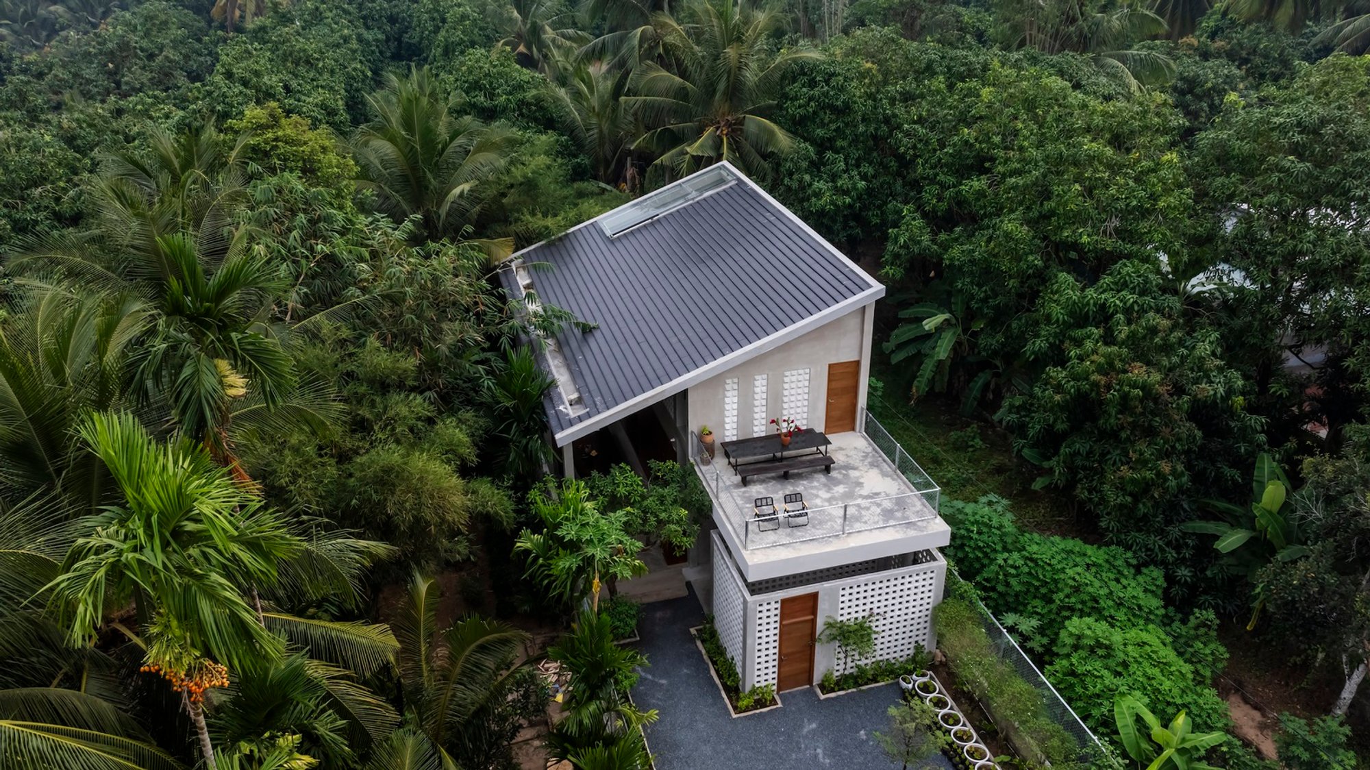 Anchor House by MM++ Architects: Minimalist Tropical Retreat in the Mekong Delta