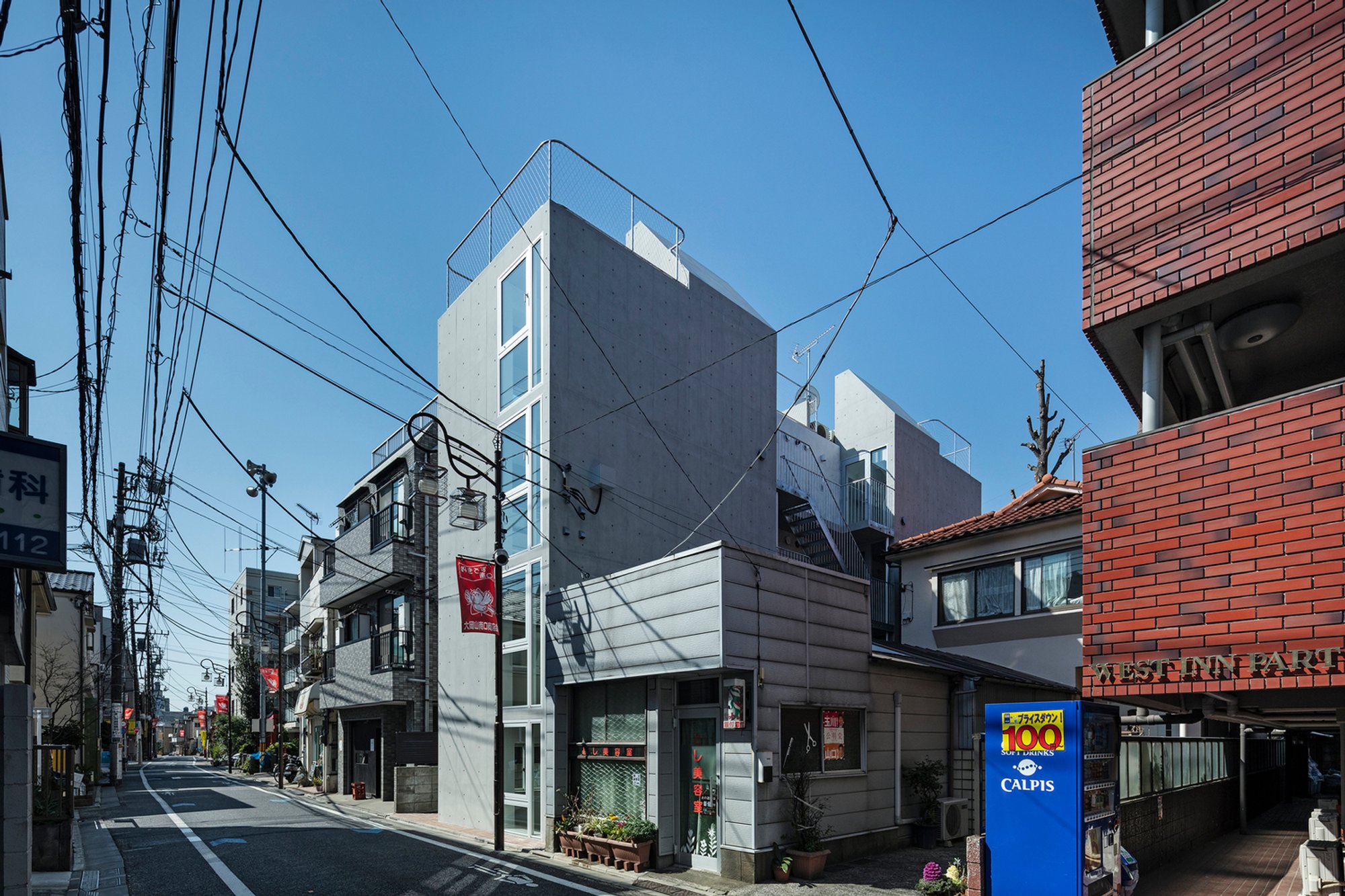 Ookayama Housing Complex b Tomoyuki Kurokawa Architects: Innovative Urban Living in Tokyo