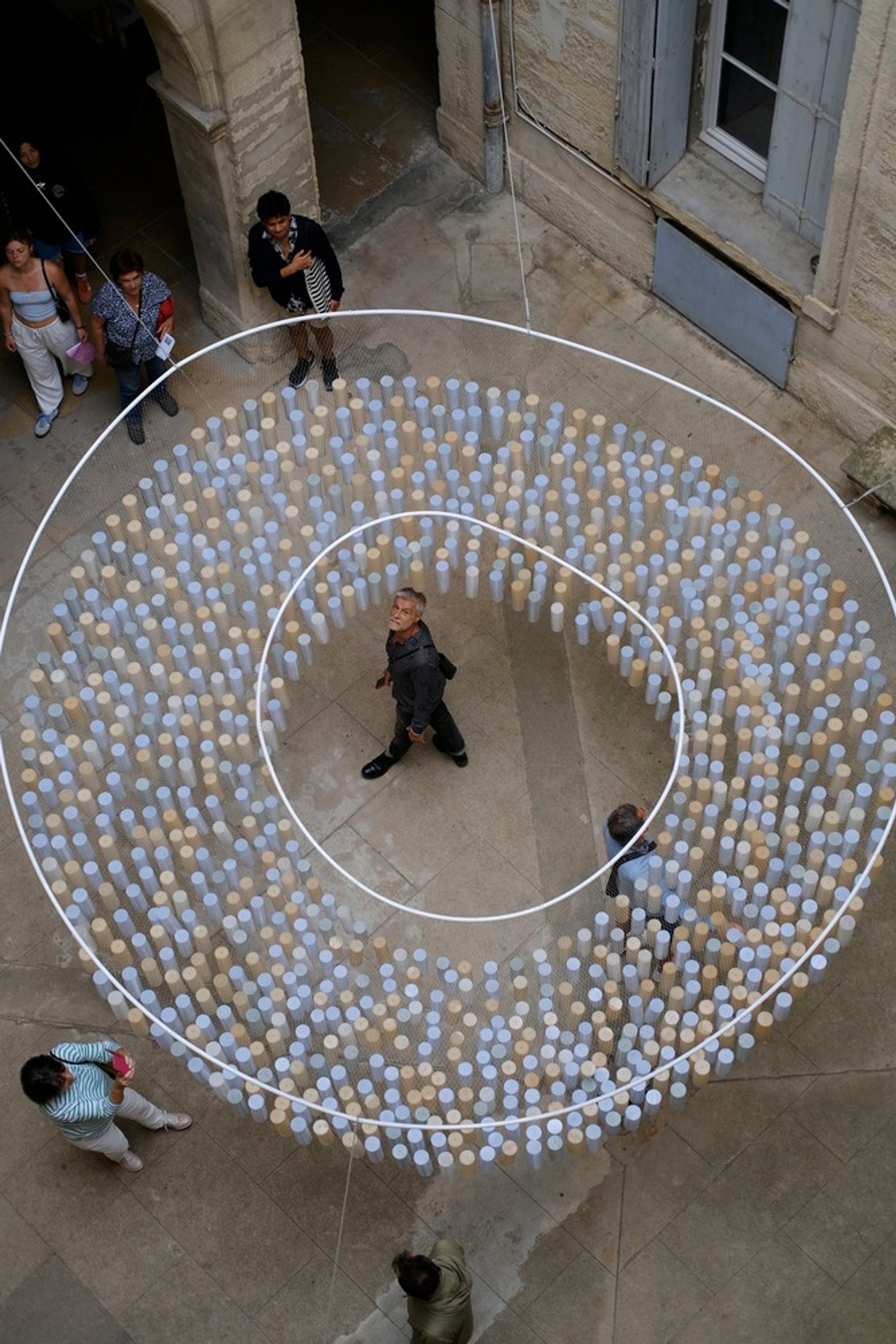 RHUBARB Installation by Atelier DARN: A Spectator-Driven Symphony of Sustainable Architecture