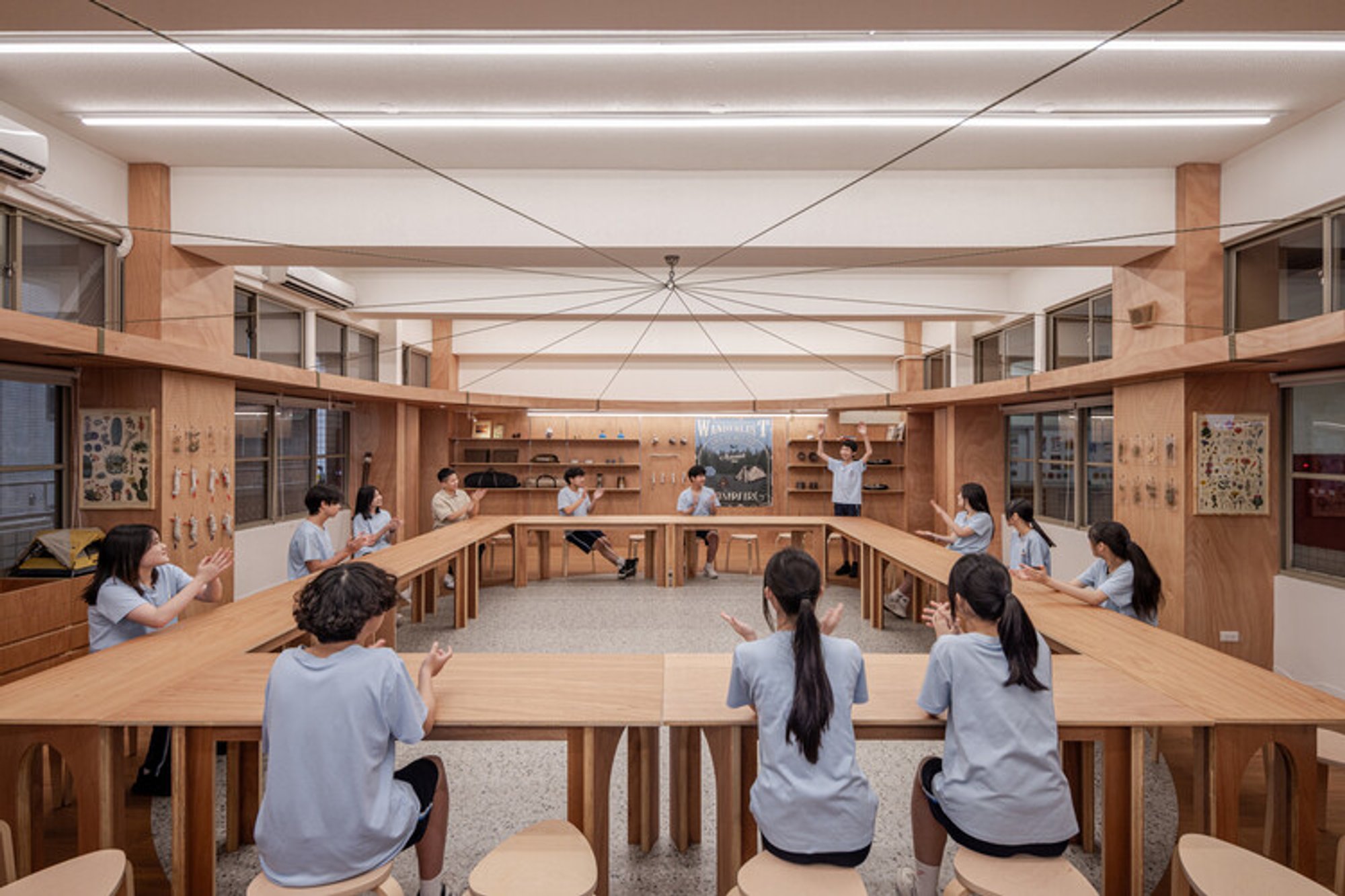 Qingshan Forest Junior High School Classroom by 317studio