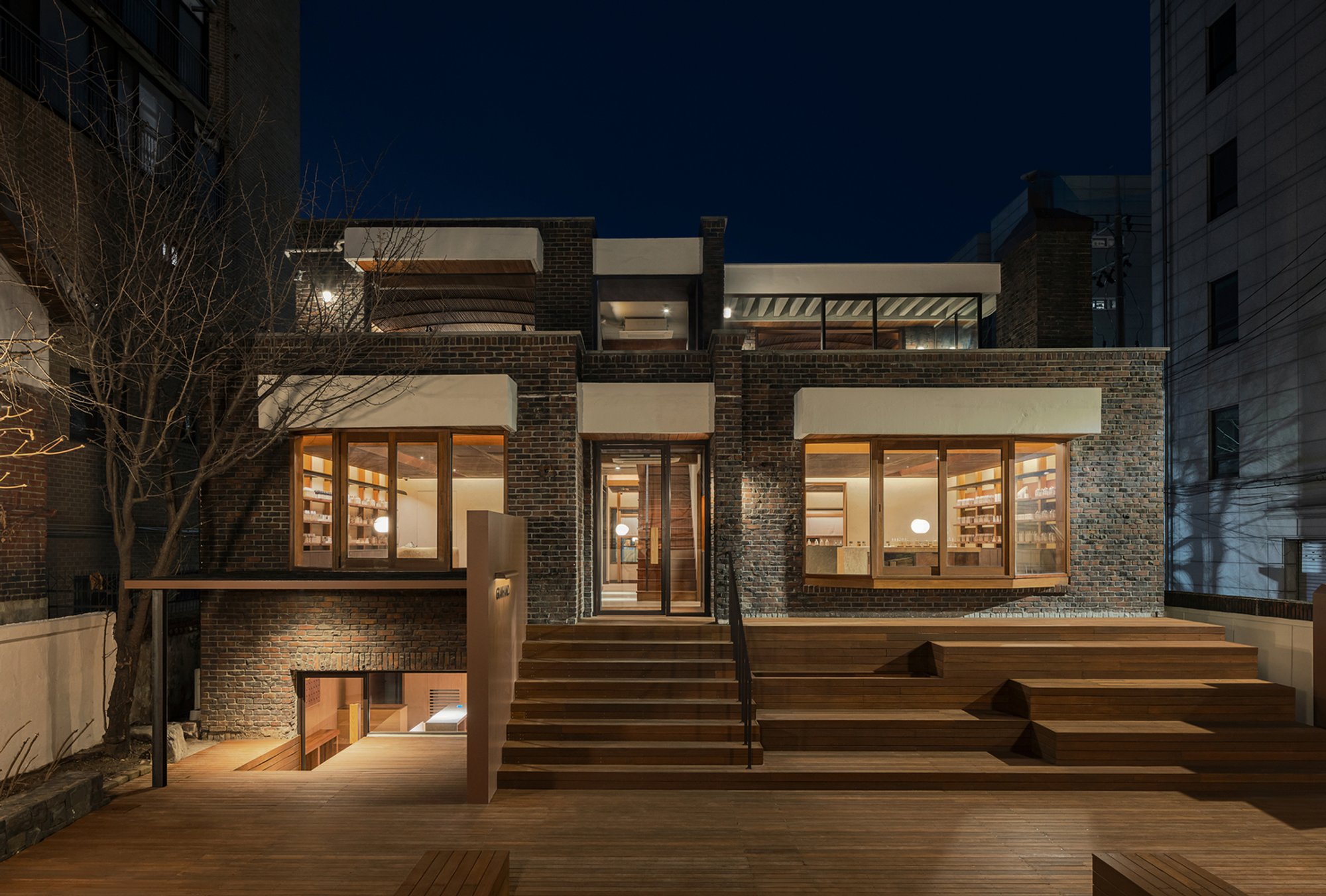 GRANHAND Seogyo Store: Adaptive Reuse of a 1970s Seoul Residence into a Handcrafted Retail and Café Space by STUDIO MOTIF