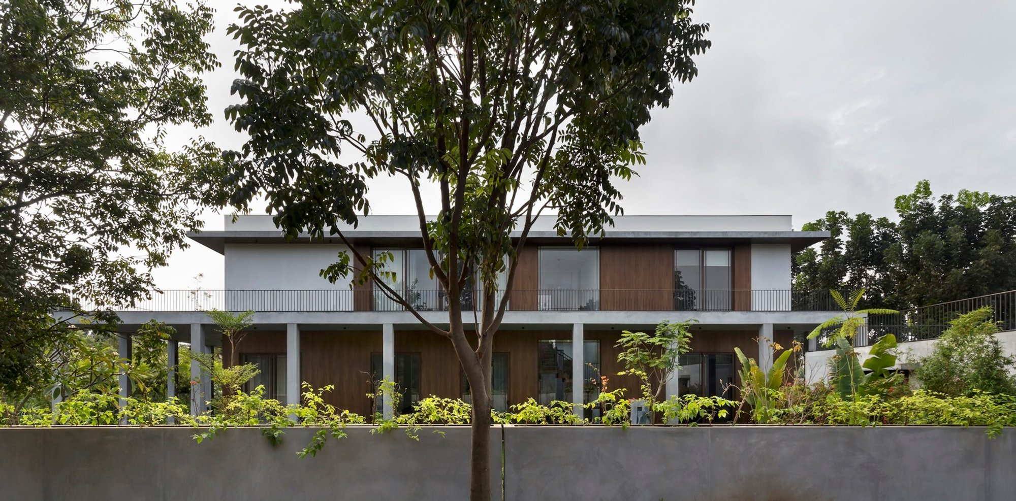 Otla House by We Design Studio – A Modern Courtyard Home Inspired by Traditional Indian Architecture in Bengaluru