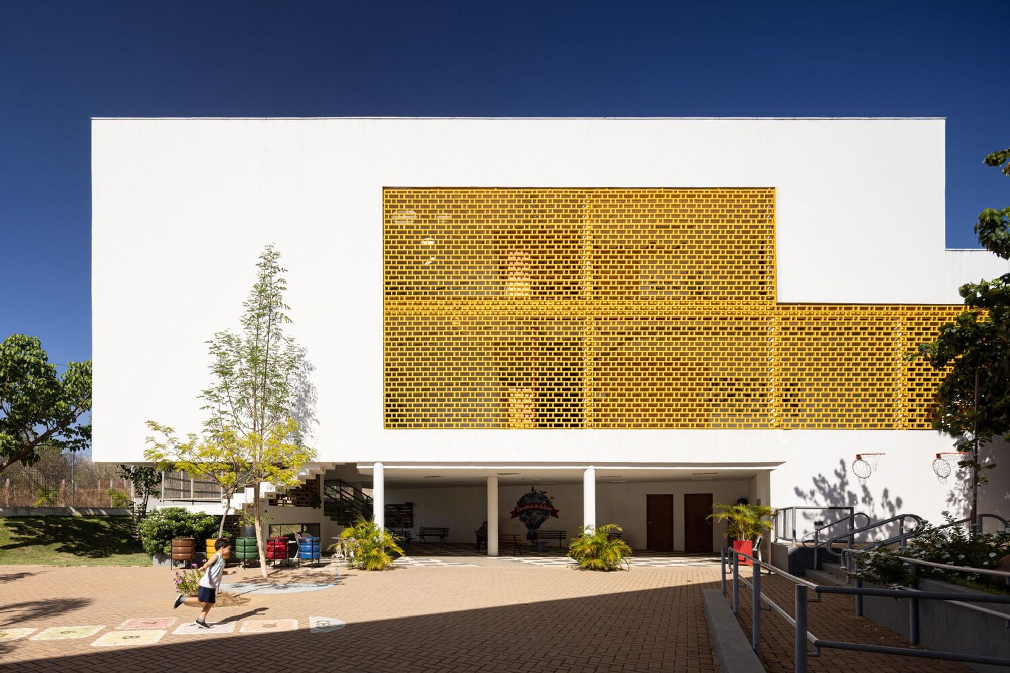 Domum School by Lins Arquitetos Associados: A Modern Educational Landmark in Juazeiro do Norte, Brazil