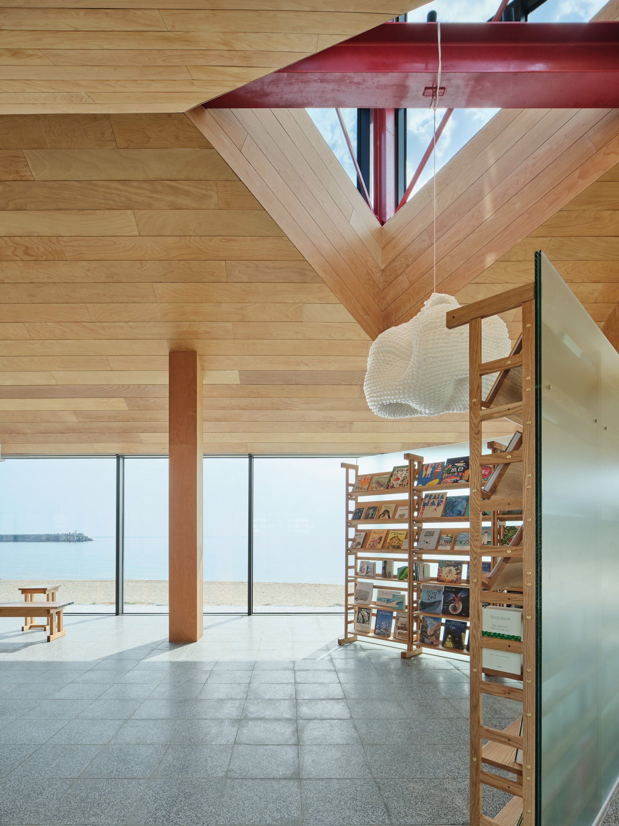 Waveworks Yangyang Workation Center by Chakchak Studio: Surf, Work, and Coastal Tranquility in South Korea