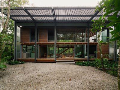 FR House by Andrade Morettin Arquitetos Associados: A Coastal Retreat Embedded in Brazil’s Native Landscape