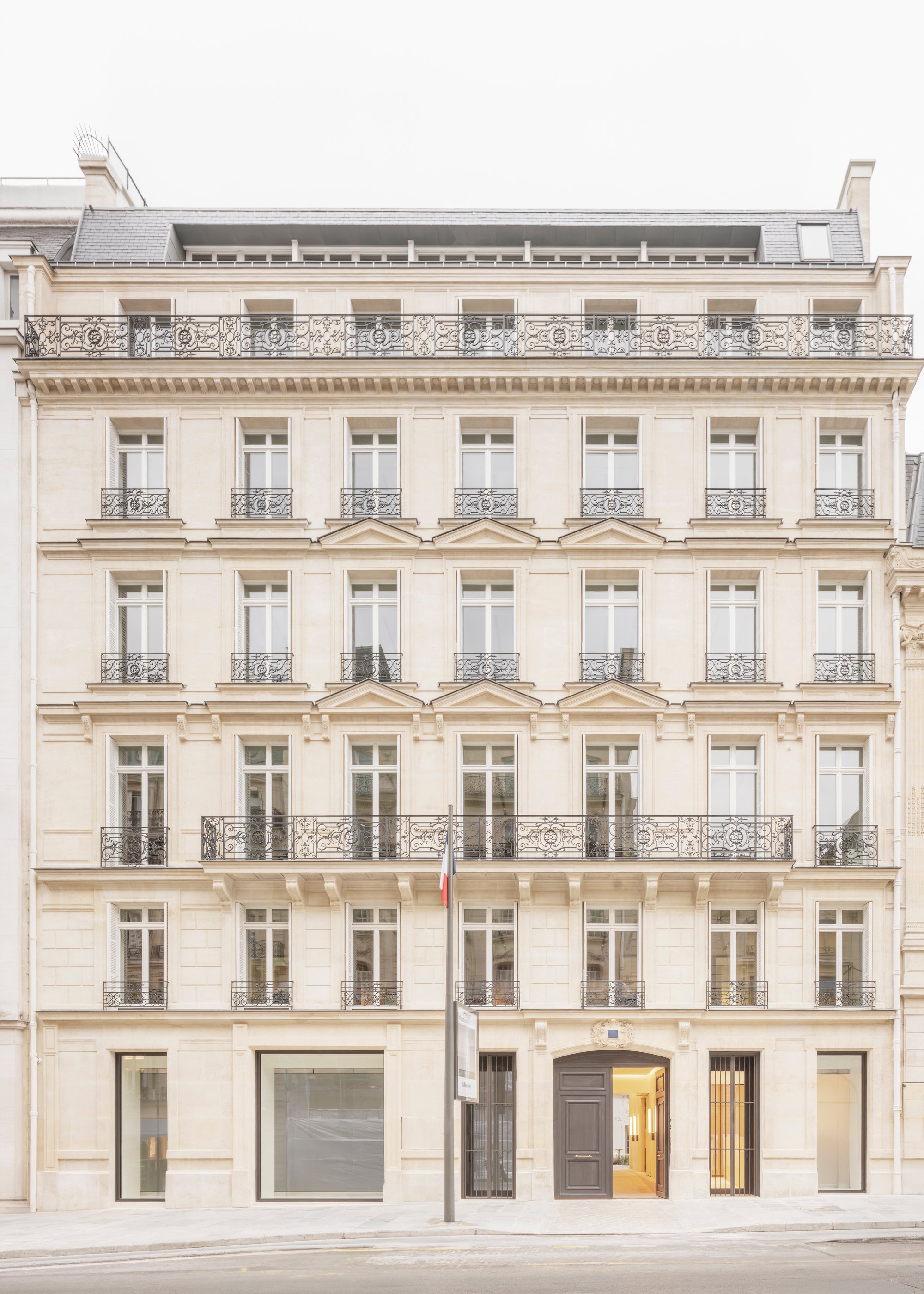 François Ier Building By Barthélémy Griño Architectes – Parisian Office Renovation and Contemporary Design