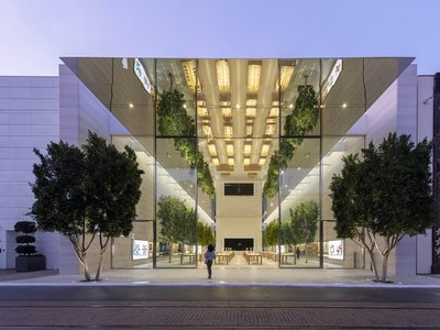 Experience an Illusory Wonderland at Apple's Foster and Partners-Designed Store in The Grove
