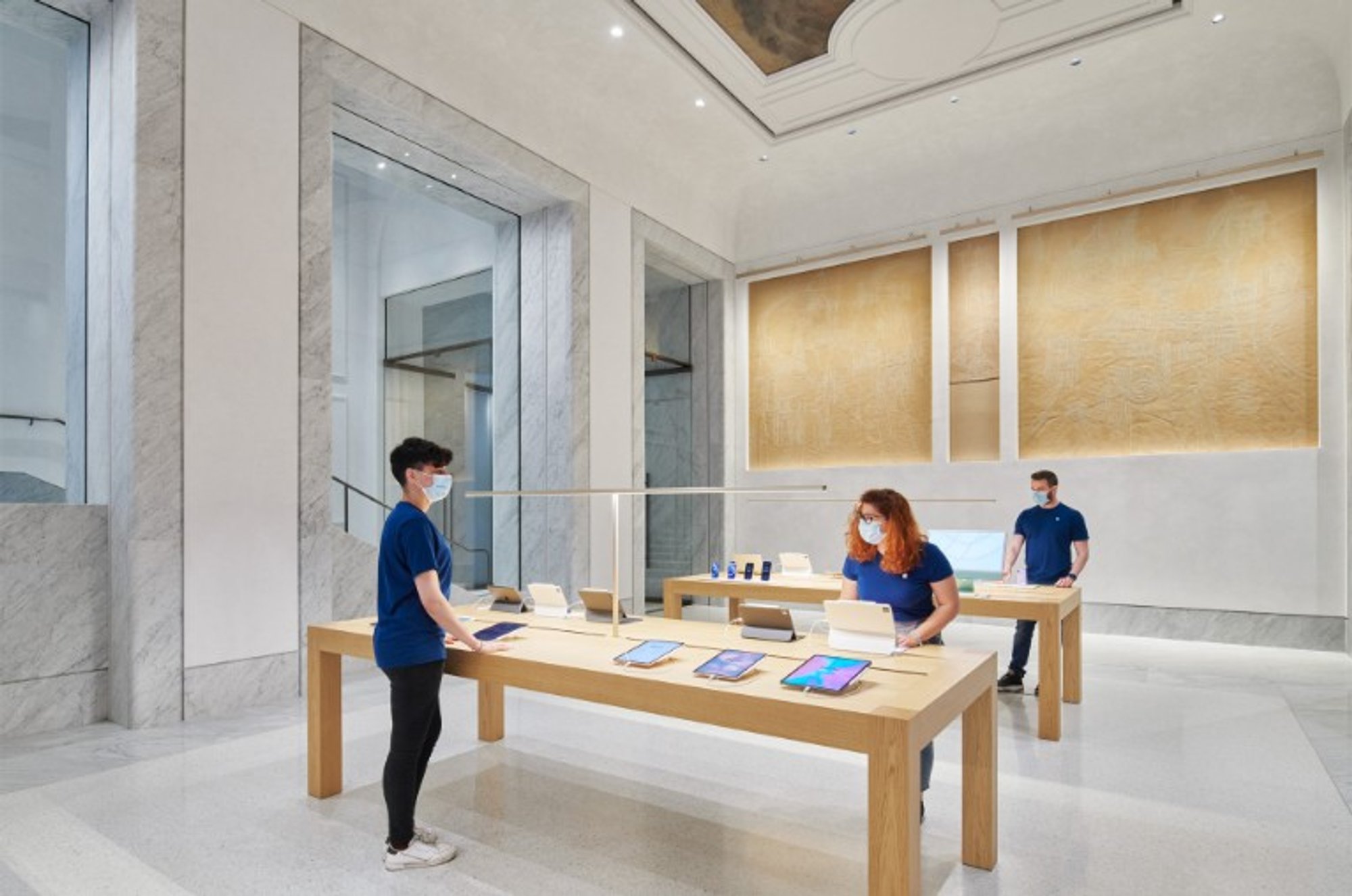 Revolutionary New Apple Store in Via del Corso Designed by Fosters + Partners Set to Wow Customers!
