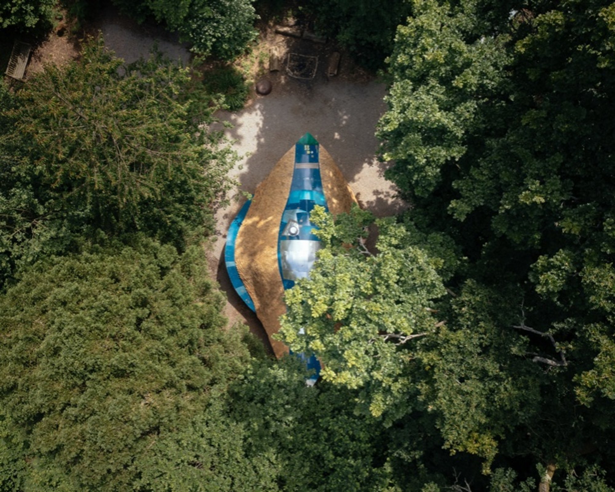 Collaboration Blossoms into Westonbirt's Stunning Community Shelter - A Testament to Many Hands!