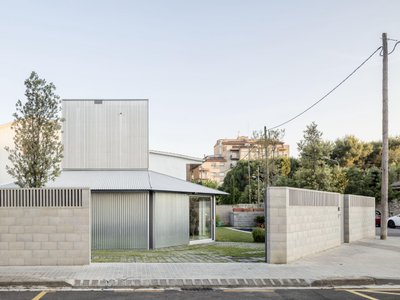Immerse Yourself in Architectural Brilliance: H ARQUITECTES Unveils the Captivating HOUSE 905