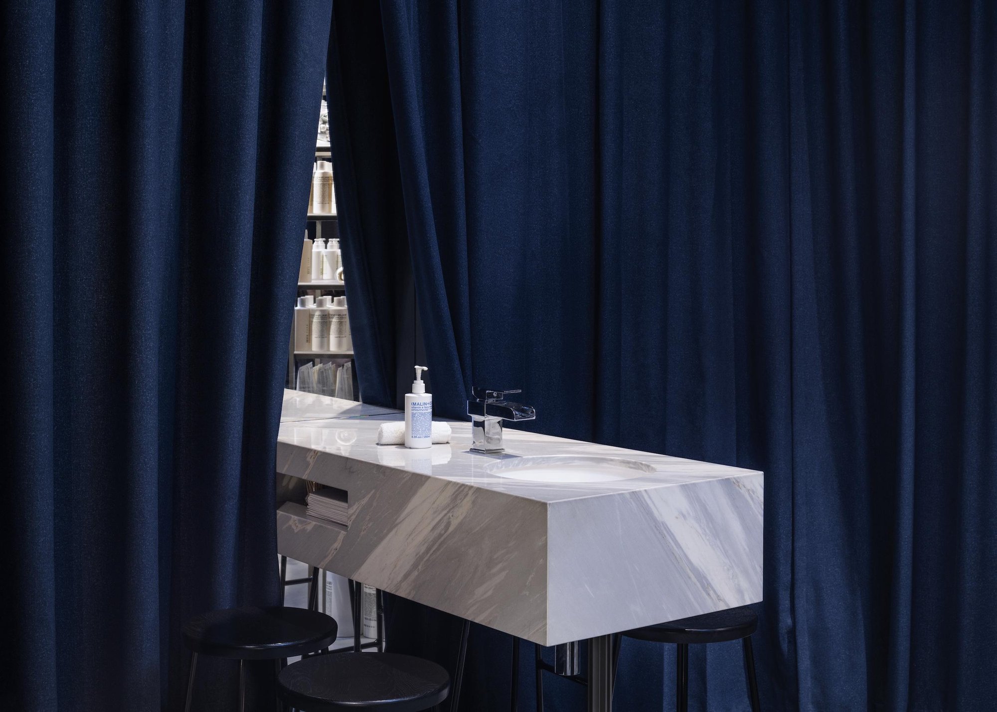 Revolutionary Design Collaboration: Jonathan Tuckey Transforms Malin + Goetz into Canary Wharf Haven