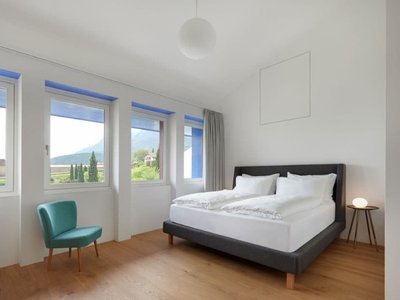 Step inside the breathtaking Villa Baronessa and discover a world of mesmerizing architecture, vivid colours and an enchanting atmosphere!