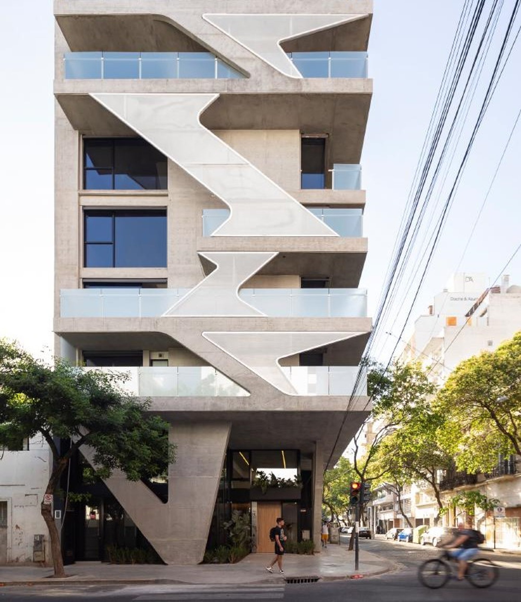 Harmonizing Architecture with Nature: Unveiling Brigati Polak Arquitectos' Organic Designs