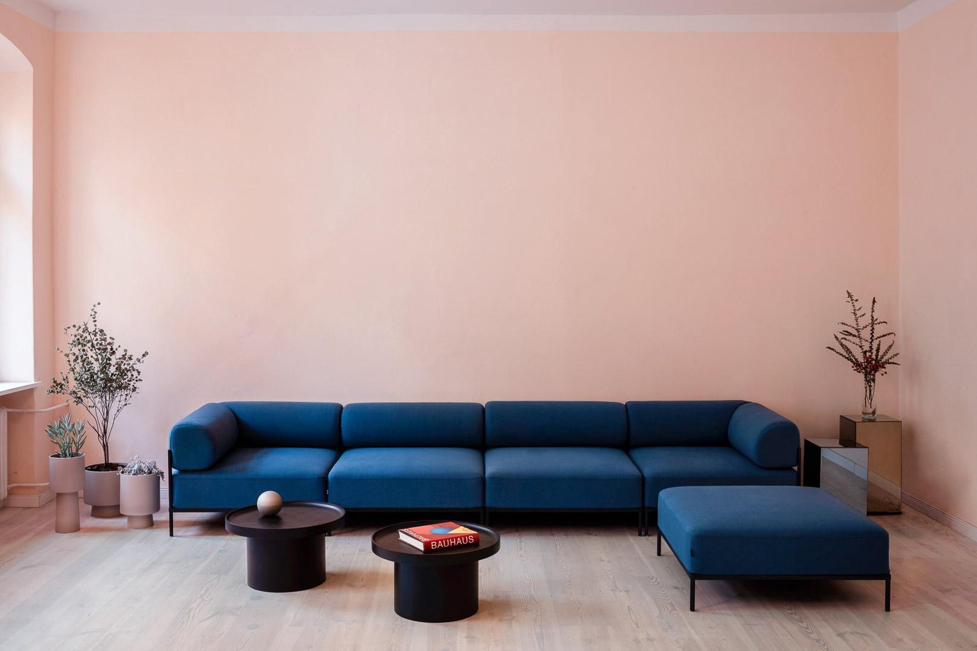 Discover the stunning transformation of FUNDBÜRO's design into a brand-new dream home!