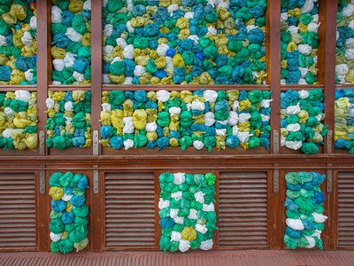 Luzinterruptus Illuminates Our Plastic Predicament: Shedding Light on Our Synthetic Existence