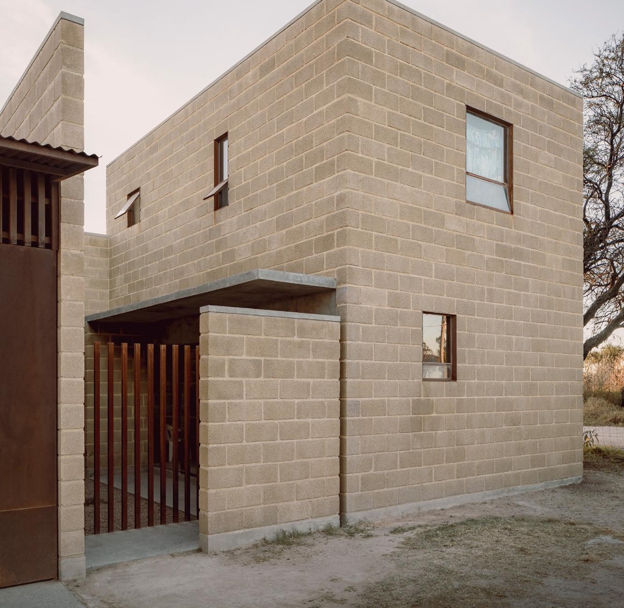 COA ARQUITECTURA unveils the stunning 'Vigilant Abode' - a house that stands guard with architectural elegance