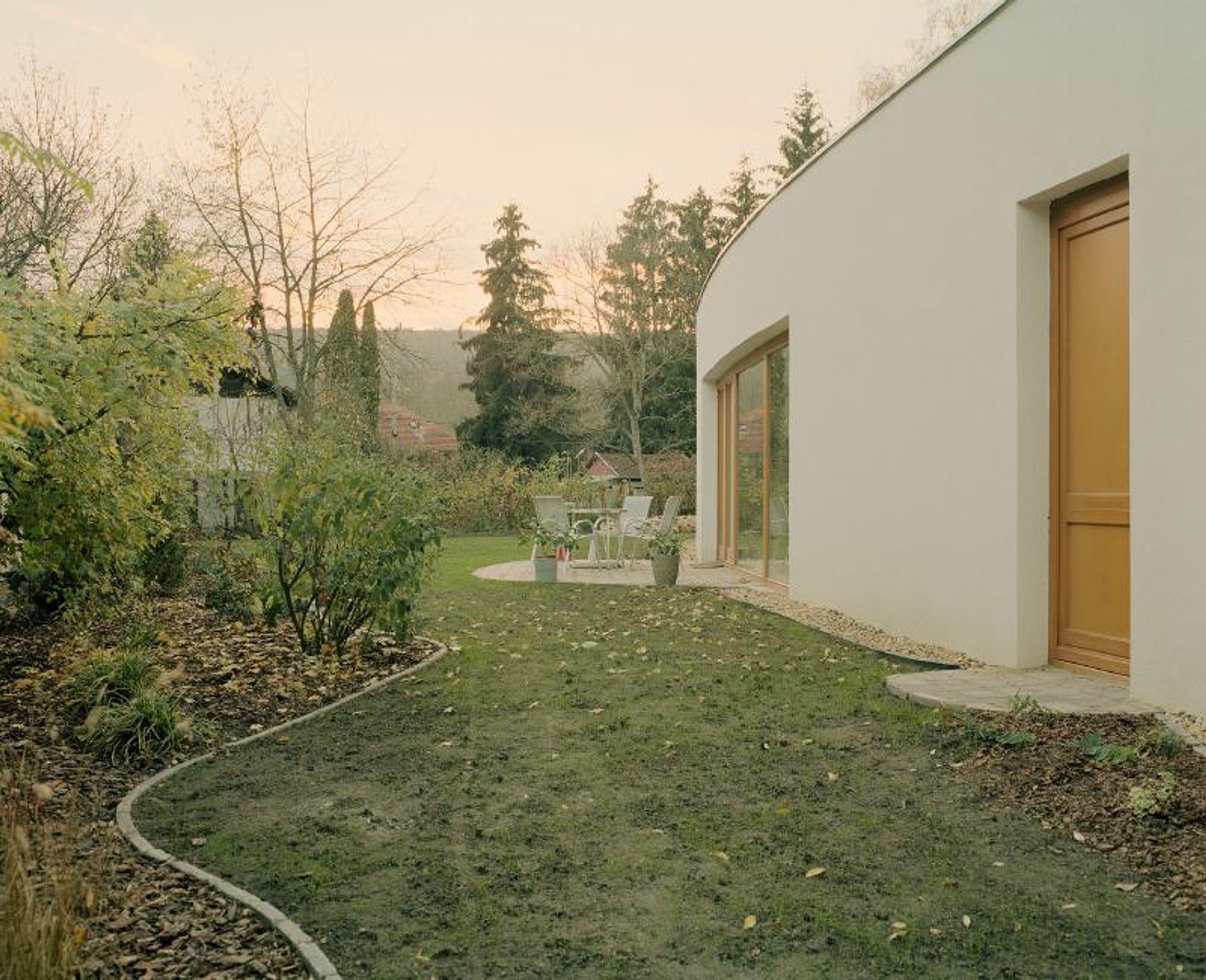 Architectural Harmony Unveiled: GubaháMori's Foothill Haven Redefines Design Ethos